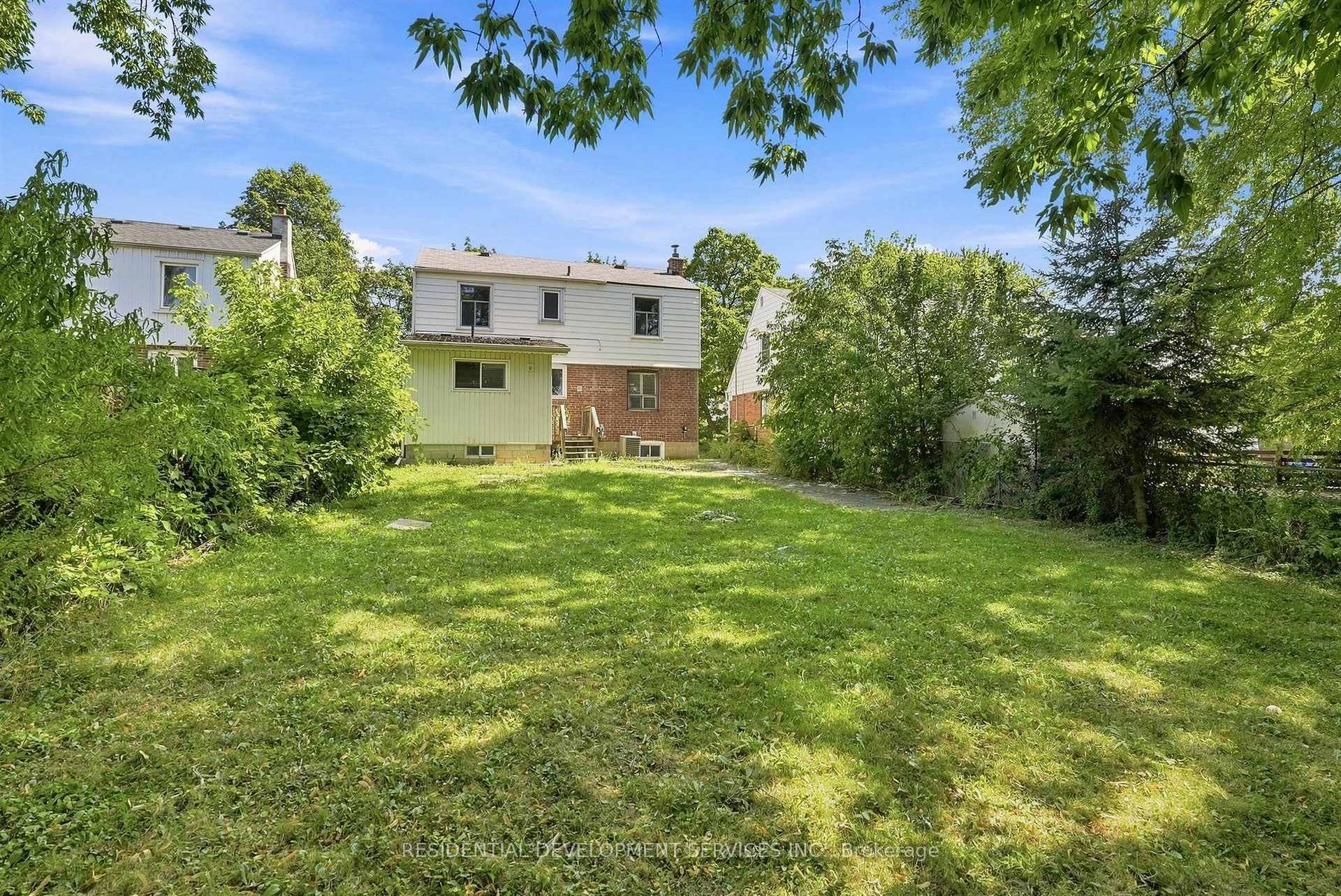 Photo 46 of 21 Eastgate Crescent, Scarborough, Clairlea-Birchmount — HOMEH