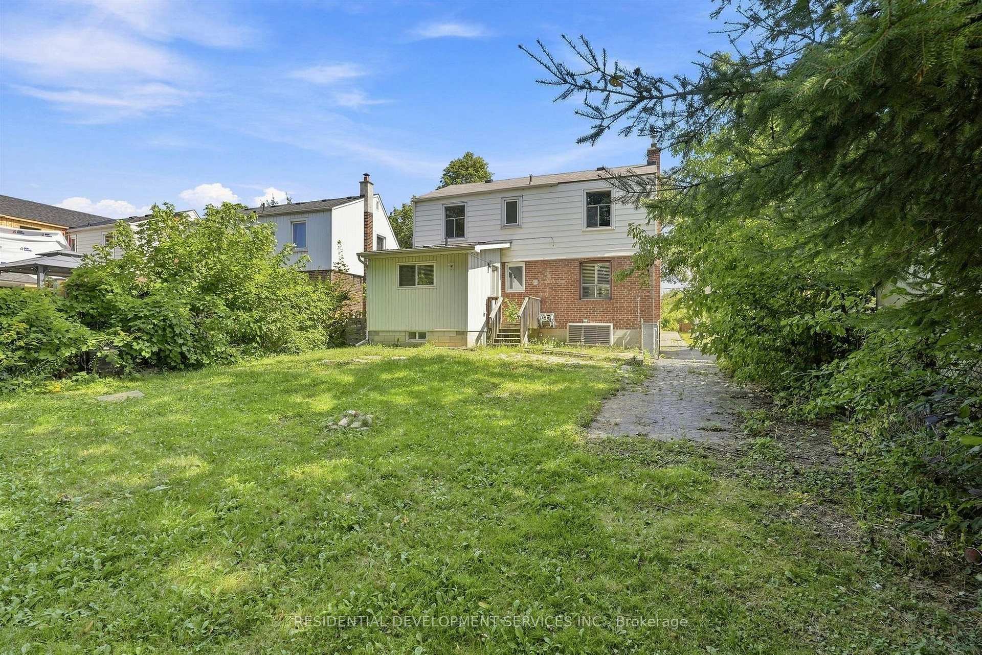 Photo 47 of 21 Eastgate Crescent, Scarborough, Clairlea-Birchmount — HOMEH