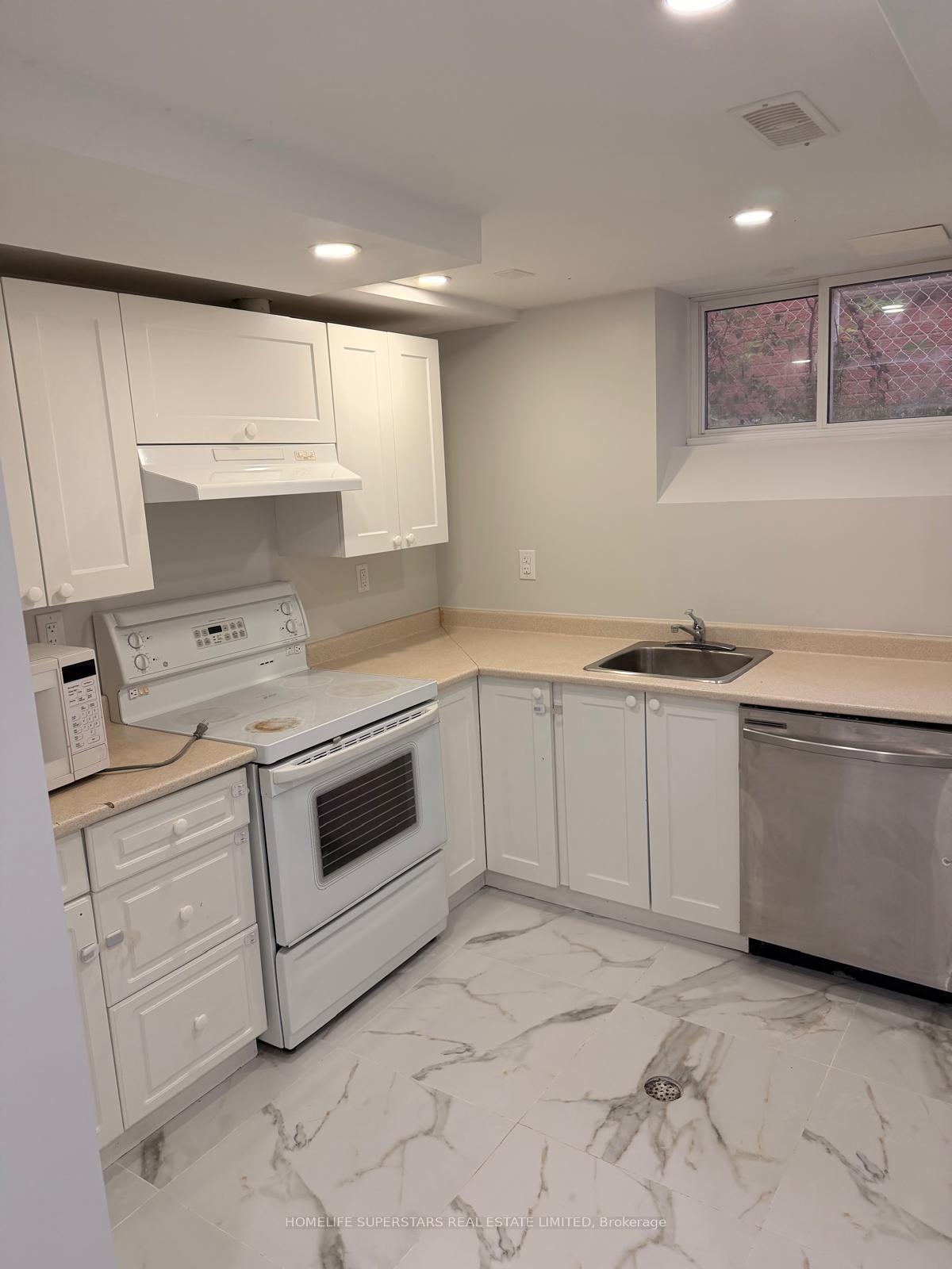 Photo 9 of 2 Hoddle Crescent, Kitchener, Forest Heights — HOMEH