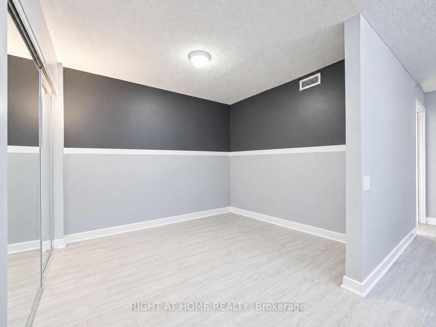 Photo 4 of Unit 1701B, 19 Singer Court, North York, Bayview Village — HOMEH
