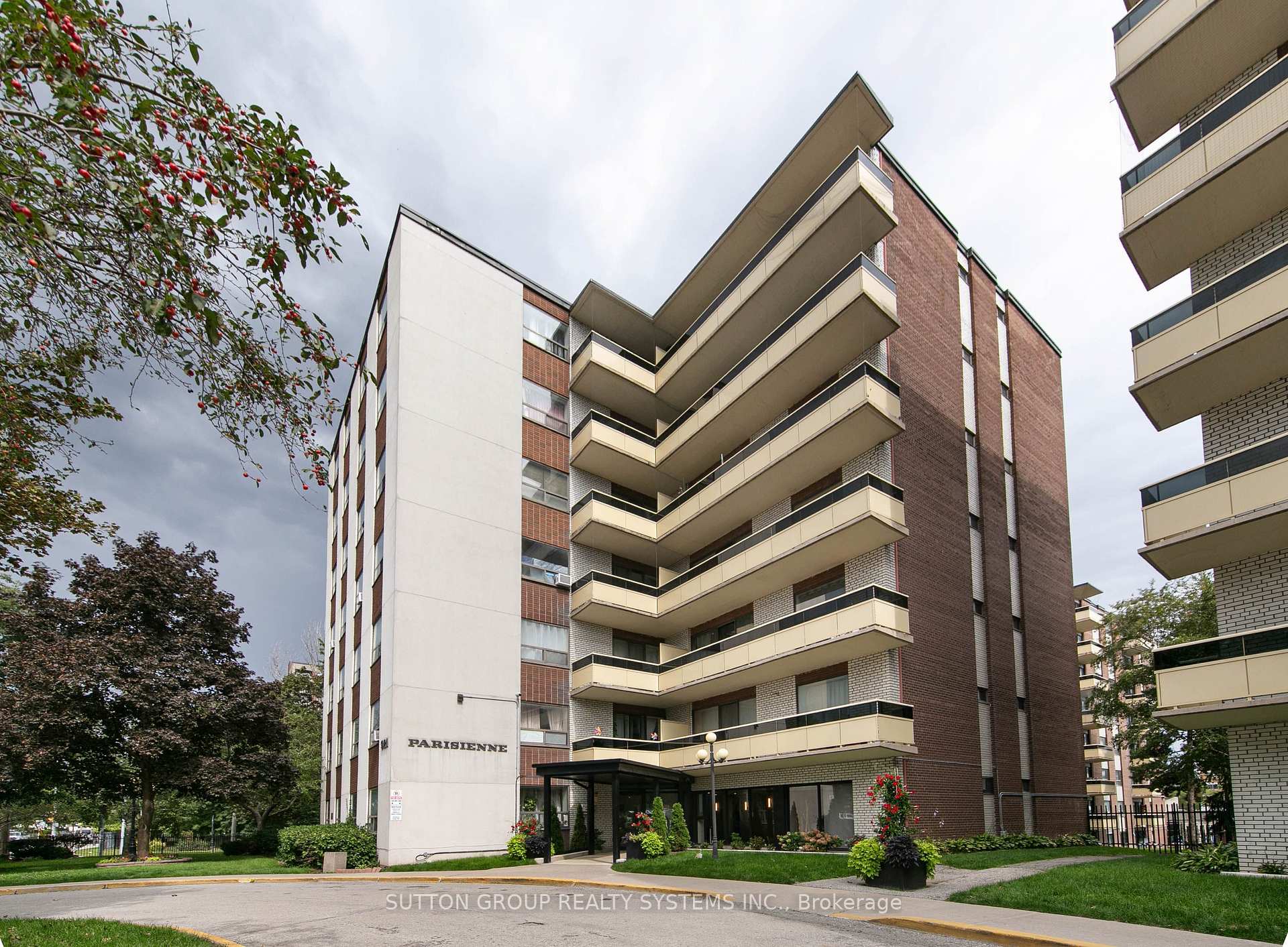 Photo of Unit 209, 921 Midland Avenue