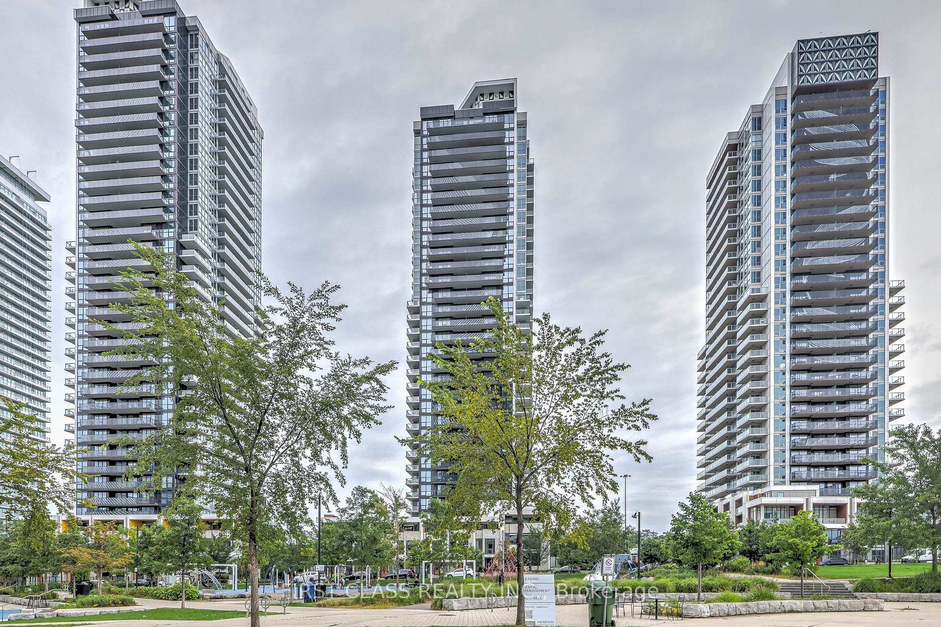 Photo 4 of Unit 2902, 85 Mcmahon Drive, North York, Bayview Village — HOMEH