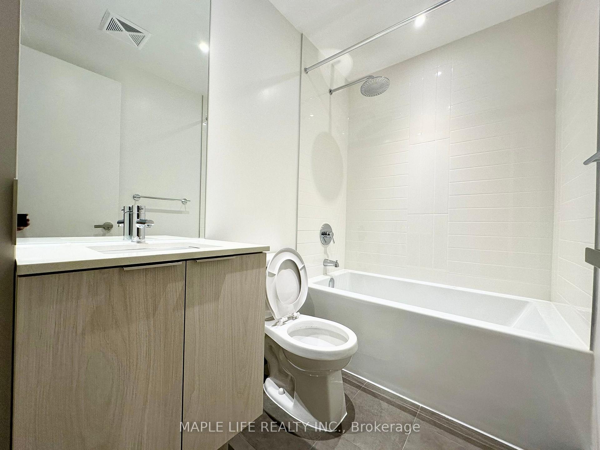 Photo 6 of Unit 603, 448 Burnhamthorpe Road, Mississauga, City Centre — HOMEH