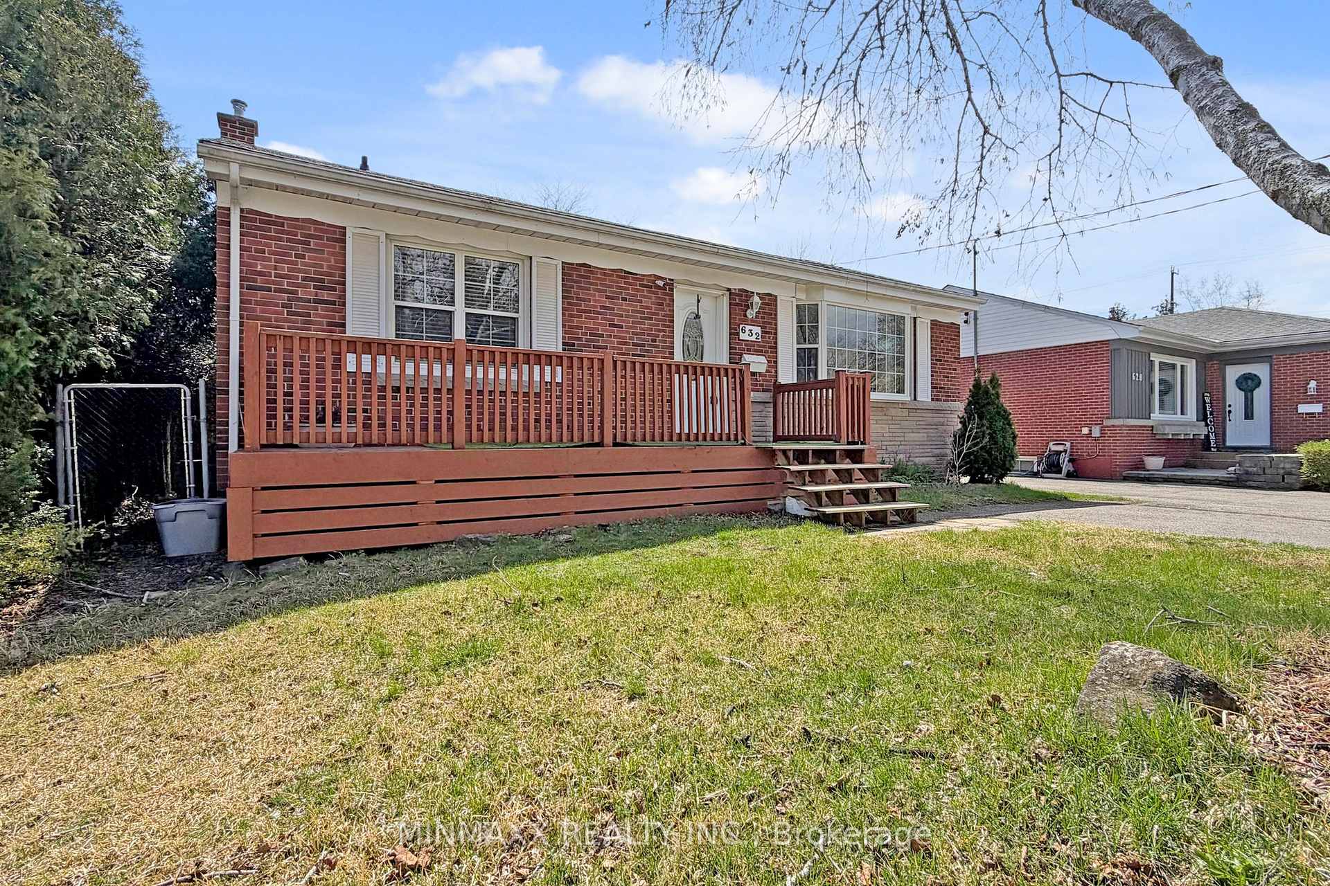 Photo 3 of 632 Inverness Avenue, Burlington, LaSalle — HOMEH