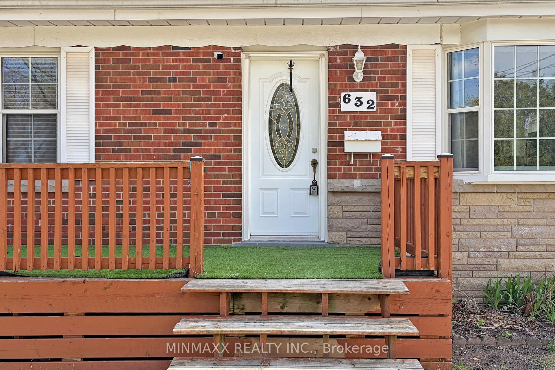 Photo 4 of 632 Inverness Avenue, Burlington, LaSalle — HOMEH