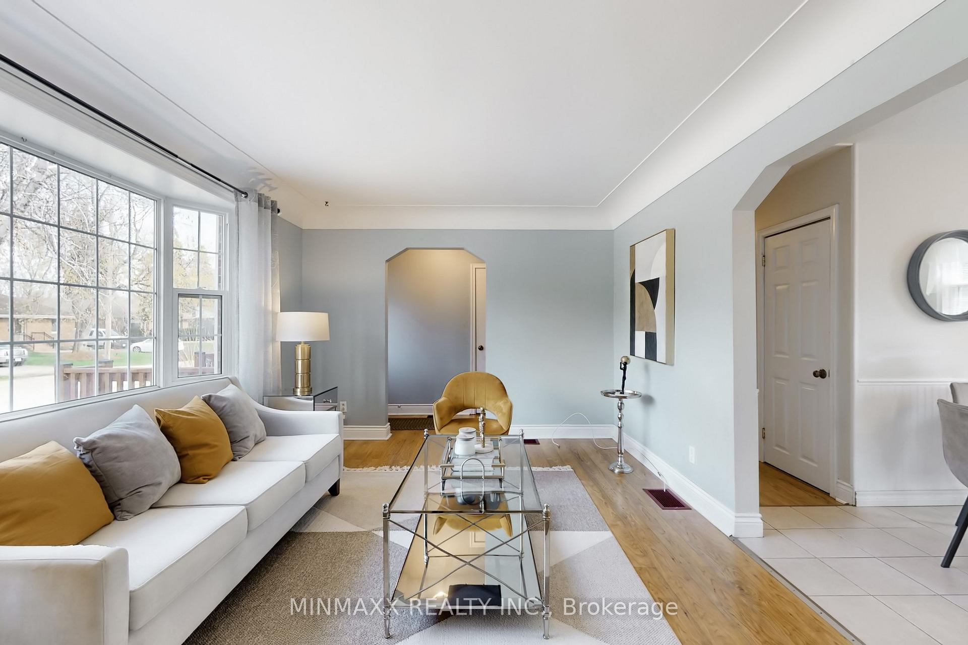 Photo 10 of 632 Inverness Avenue, Burlington, LaSalle — HOMEH