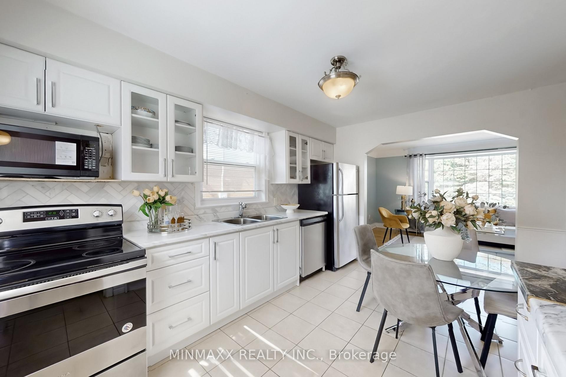 Photo 14 of 632 Inverness Avenue, Burlington, LaSalle — HOMEH