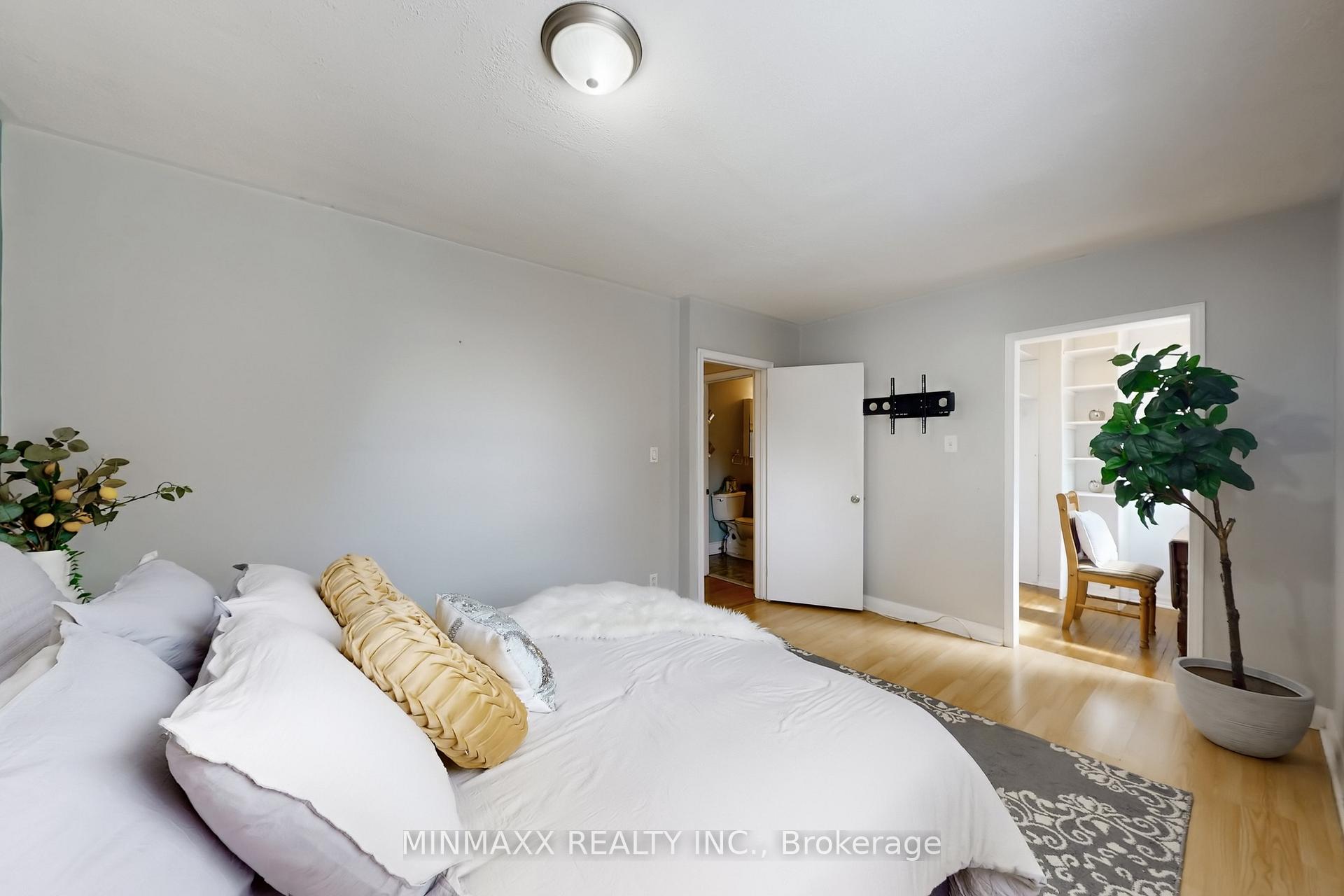 Photo 22 of 632 Inverness Avenue, Burlington, LaSalle — HOMEH