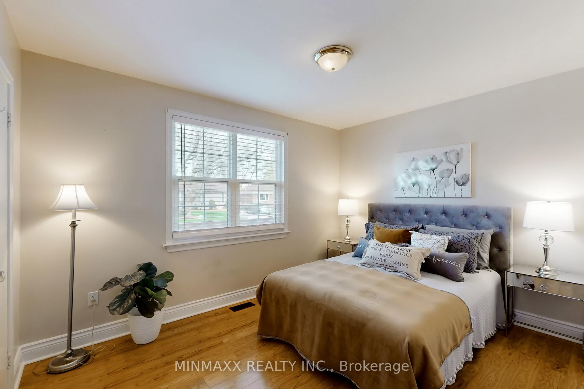Photo 25 of 632 Inverness Avenue, Burlington, LaSalle — HOMEH