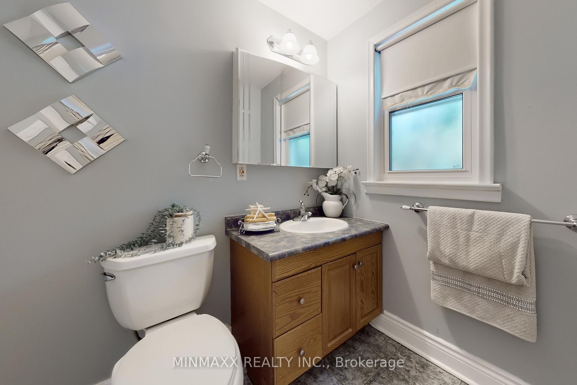 Photo 29 of 632 Inverness Avenue, Burlington, LaSalle — HOMEH