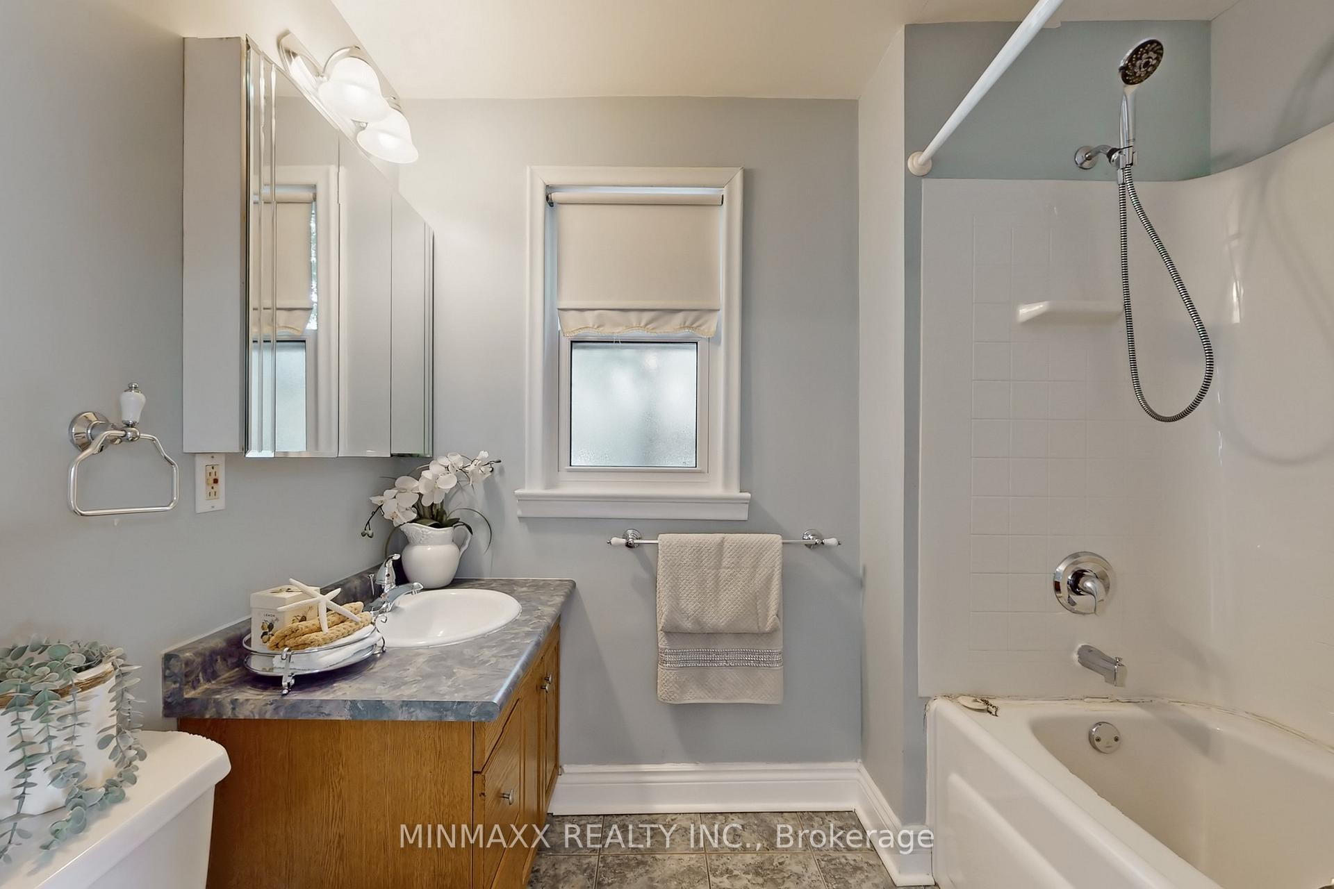 Photo 30 of 632 Inverness Avenue, Burlington, LaSalle — HOMEH