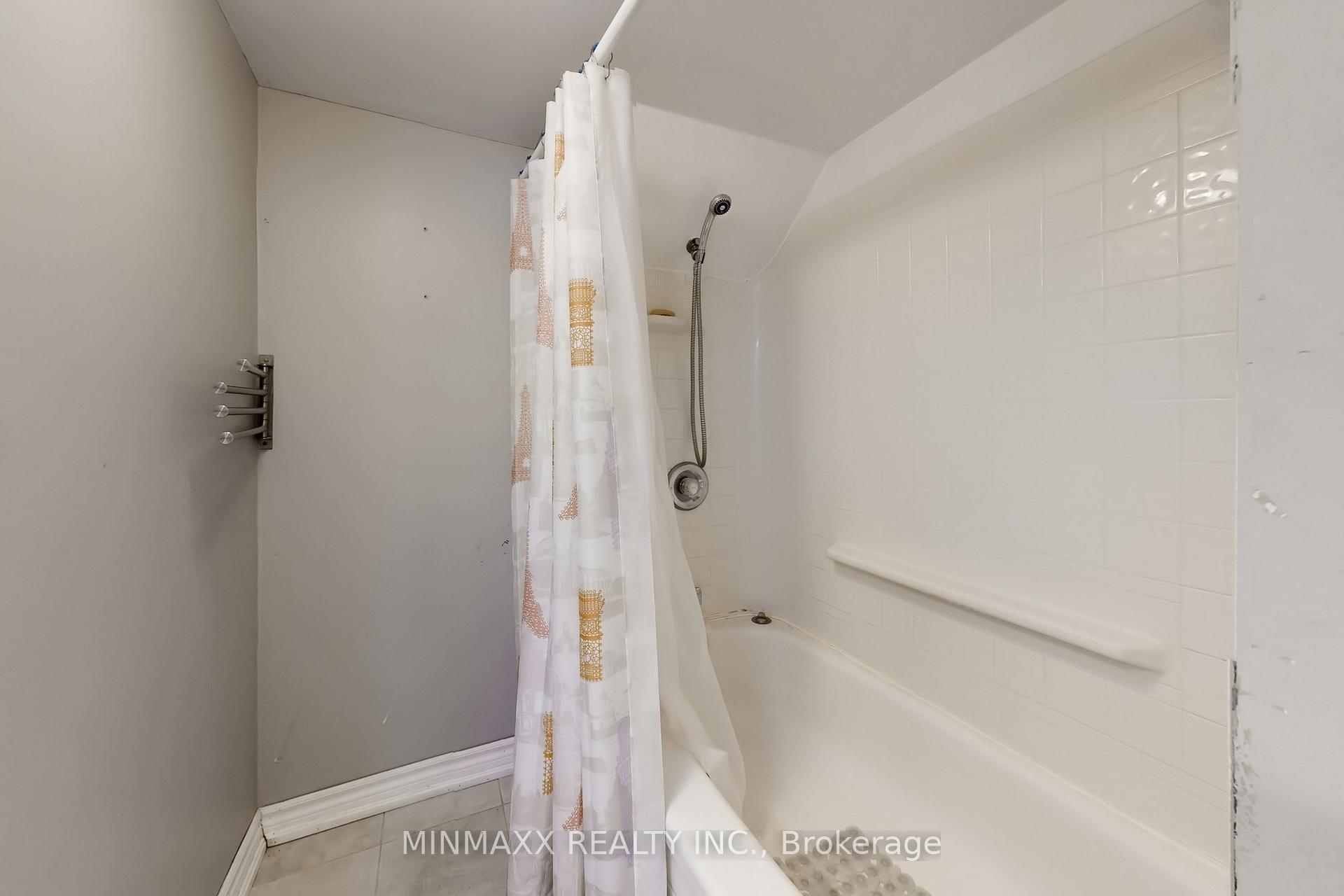 Photo 44 of 632 Inverness Avenue, Burlington, LaSalle — HOMEH
