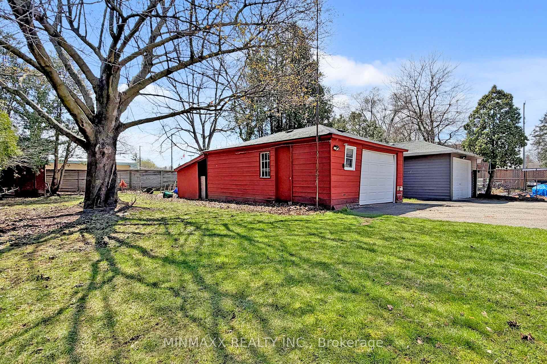 Photo 48 of 632 Inverness Avenue, Burlington, LaSalle — HOMEH