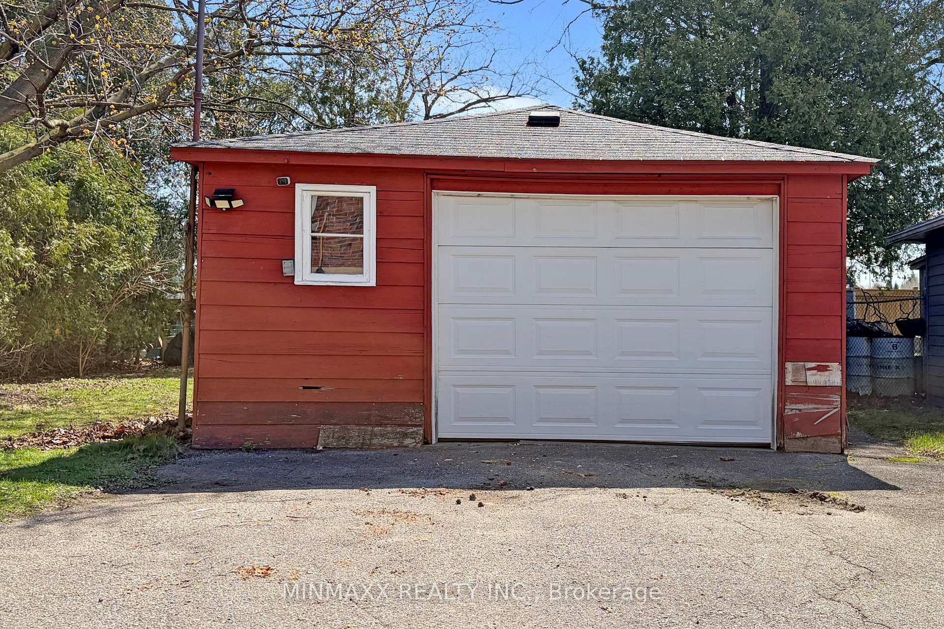 Photo 49 of 632 Inverness Avenue, Burlington, LaSalle — HOMEH