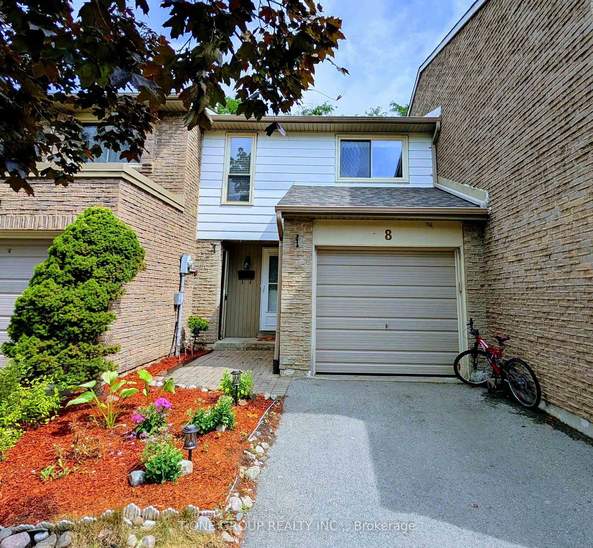 Photo 1 of 8 Camelot Way, Markham, Markham Village — HOMEH