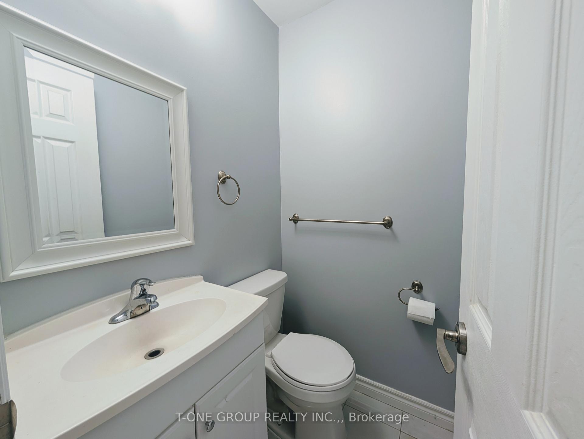 Photo 7 of 8 Camelot Way, Markham, Markham Village — HOMEH