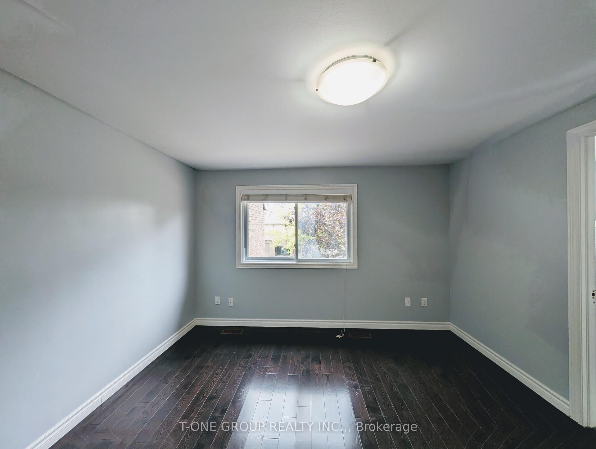 Photo 9 of 8 Camelot Way, Markham, Markham Village — HOMEH