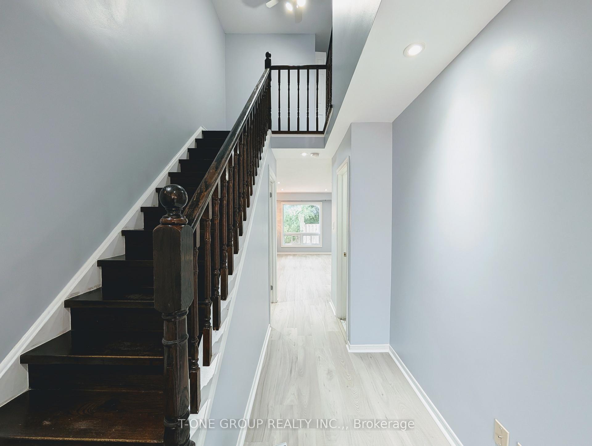 Photo 8 of 8 Camelot Way, Markham, Markham Village — HOMEH