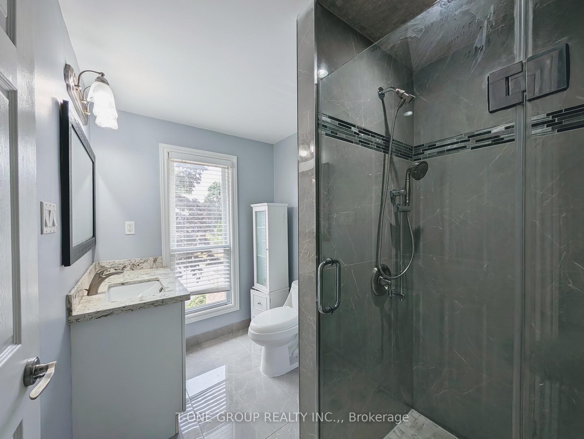 Photo 11 of 8 Camelot Way, Markham, Markham Village — HOMEH