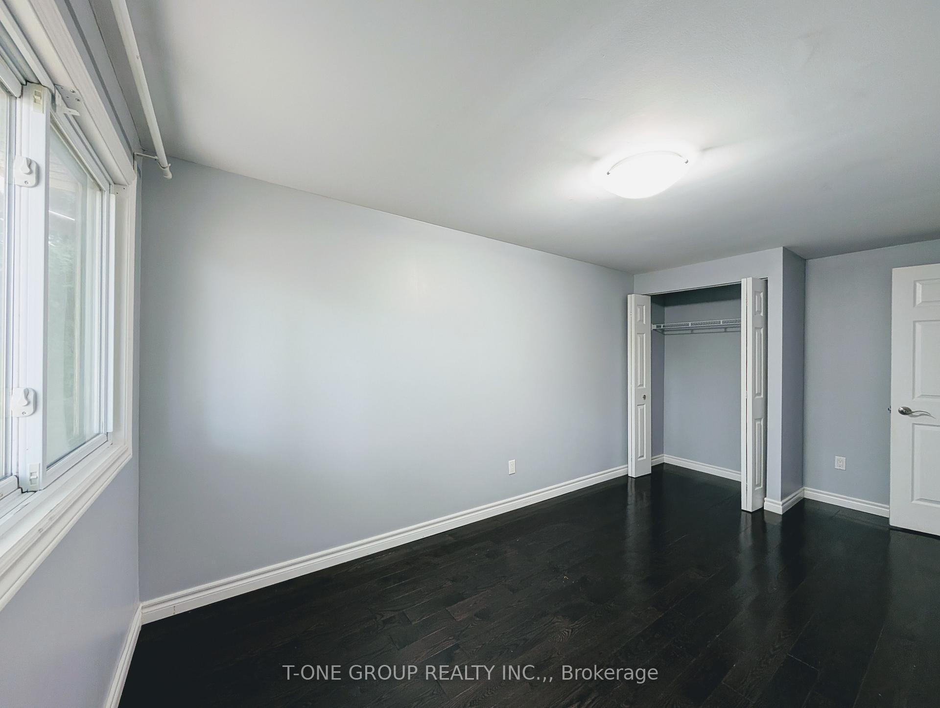 Photo 12 of 8 Camelot Way, Markham, Markham Village — HOMEH