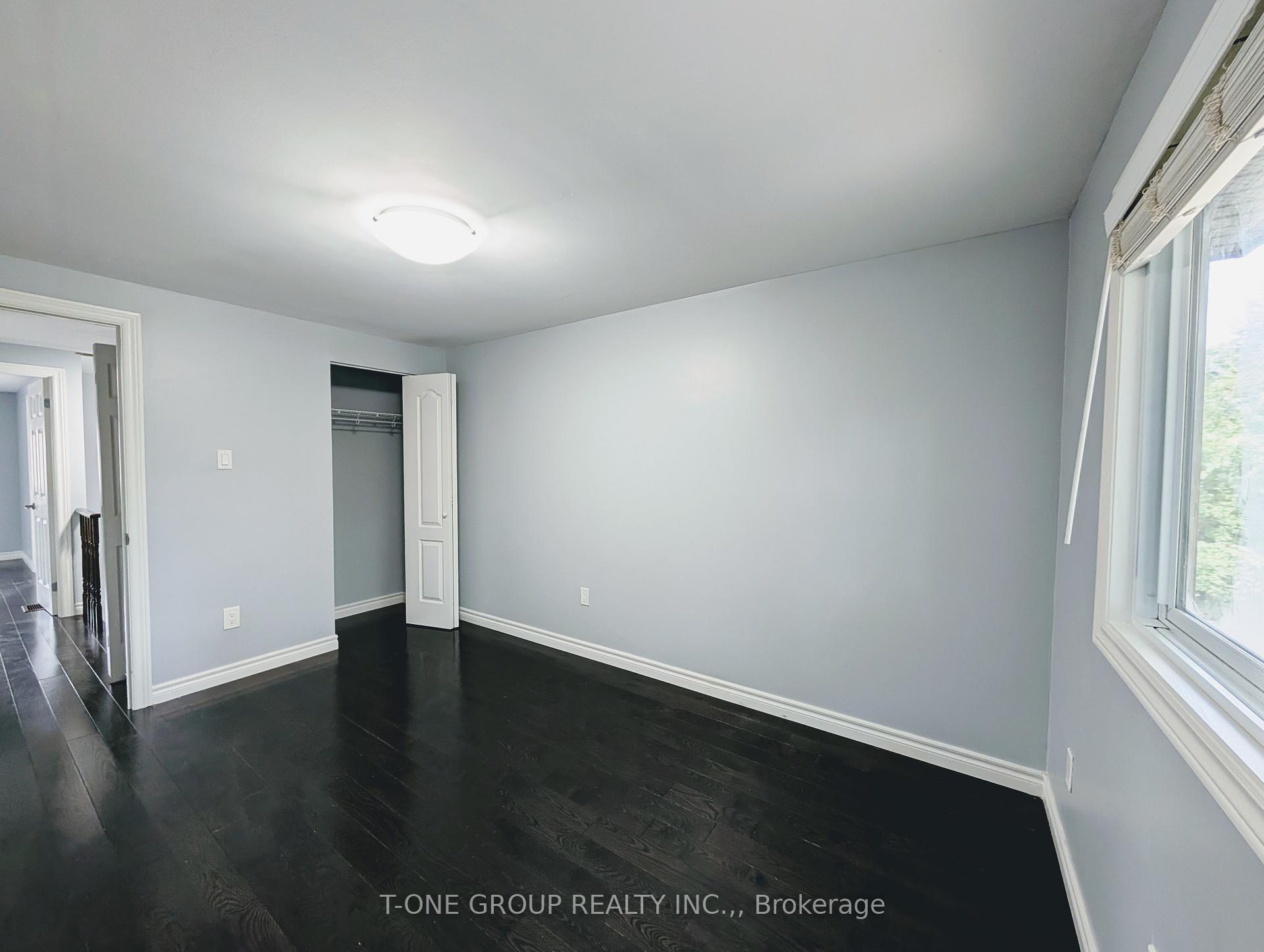 Photo 13 of 8 Camelot Way, Markham, Markham Village — HOMEH