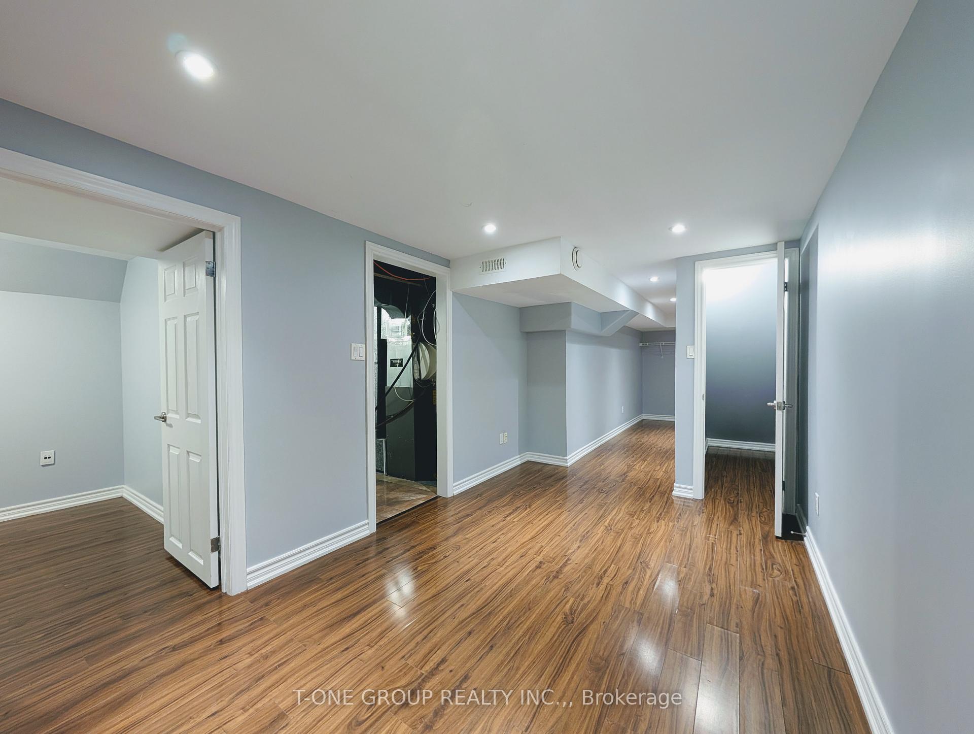 Photo 17 of 8 Camelot Way, Markham, Markham Village — HOMEH