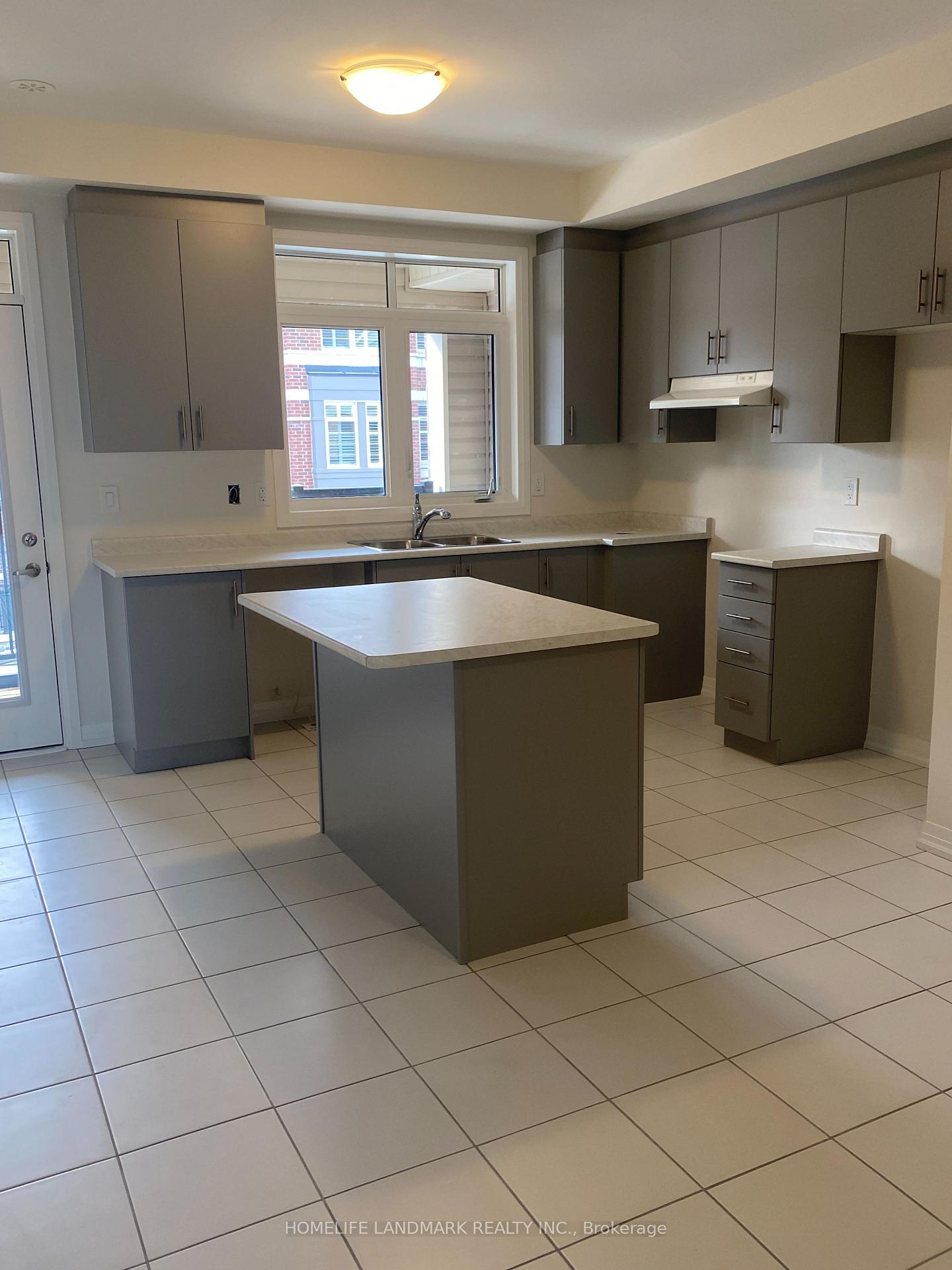 Photo 5 of 67 Carneros Way, Markham, Cedar Grove — HOMEH