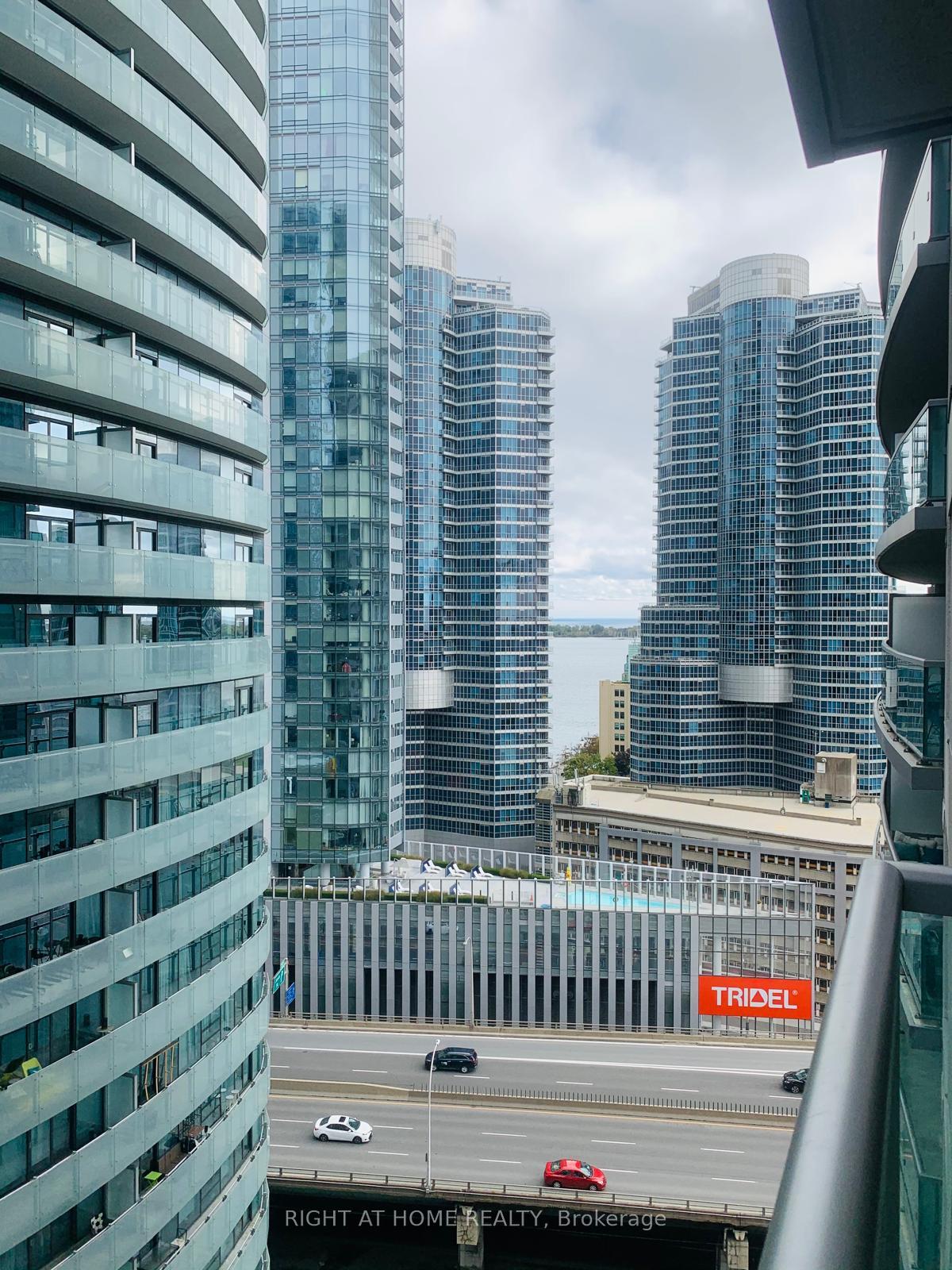 Photo 11 of Unit 2106, 19 Grand Trunk Crescent, Toronto, Waterfront Communities — HOMEH
