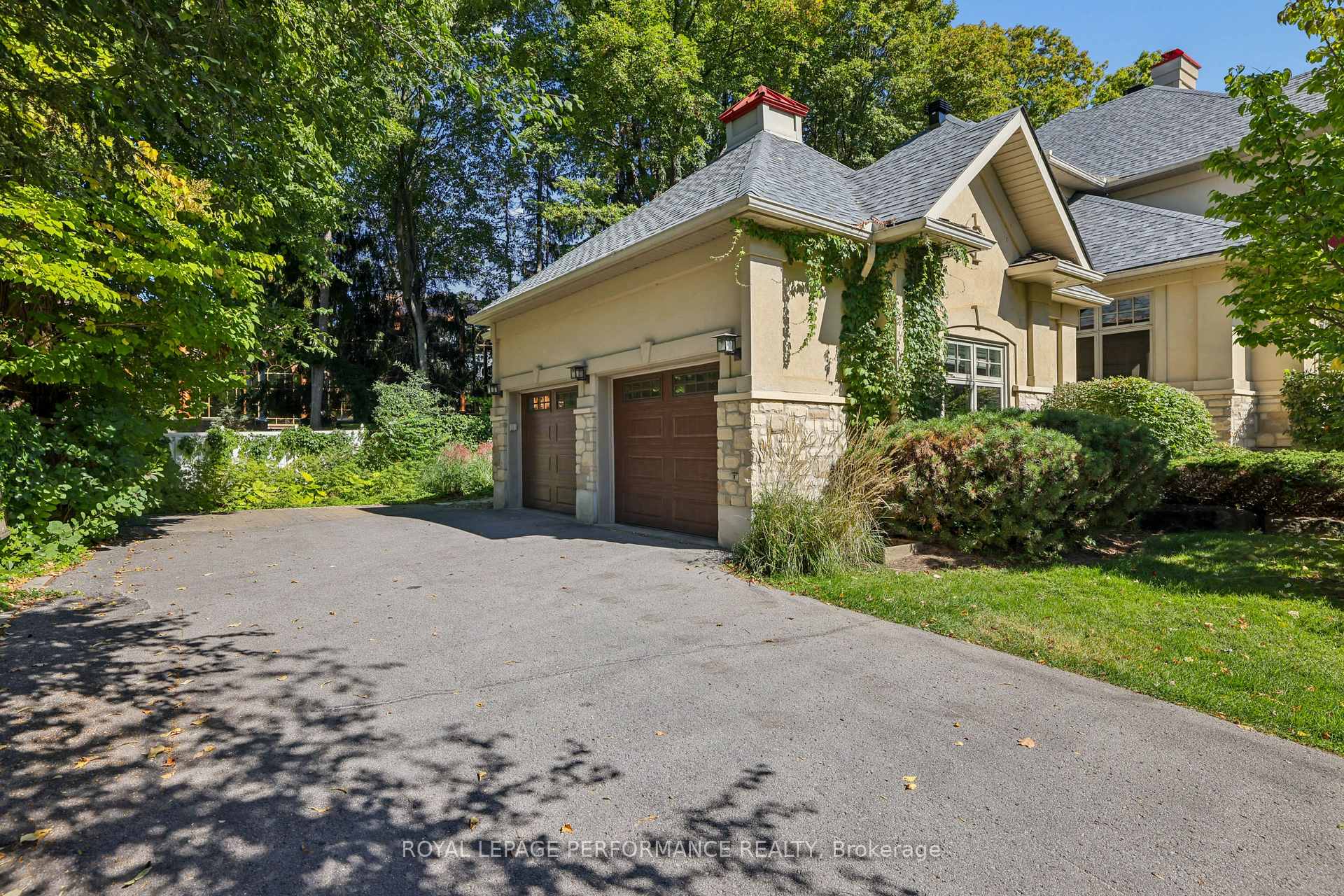 Photo 3 of 29 Mackinnon Road, Ottawa, Rockcliffe — HOMEH