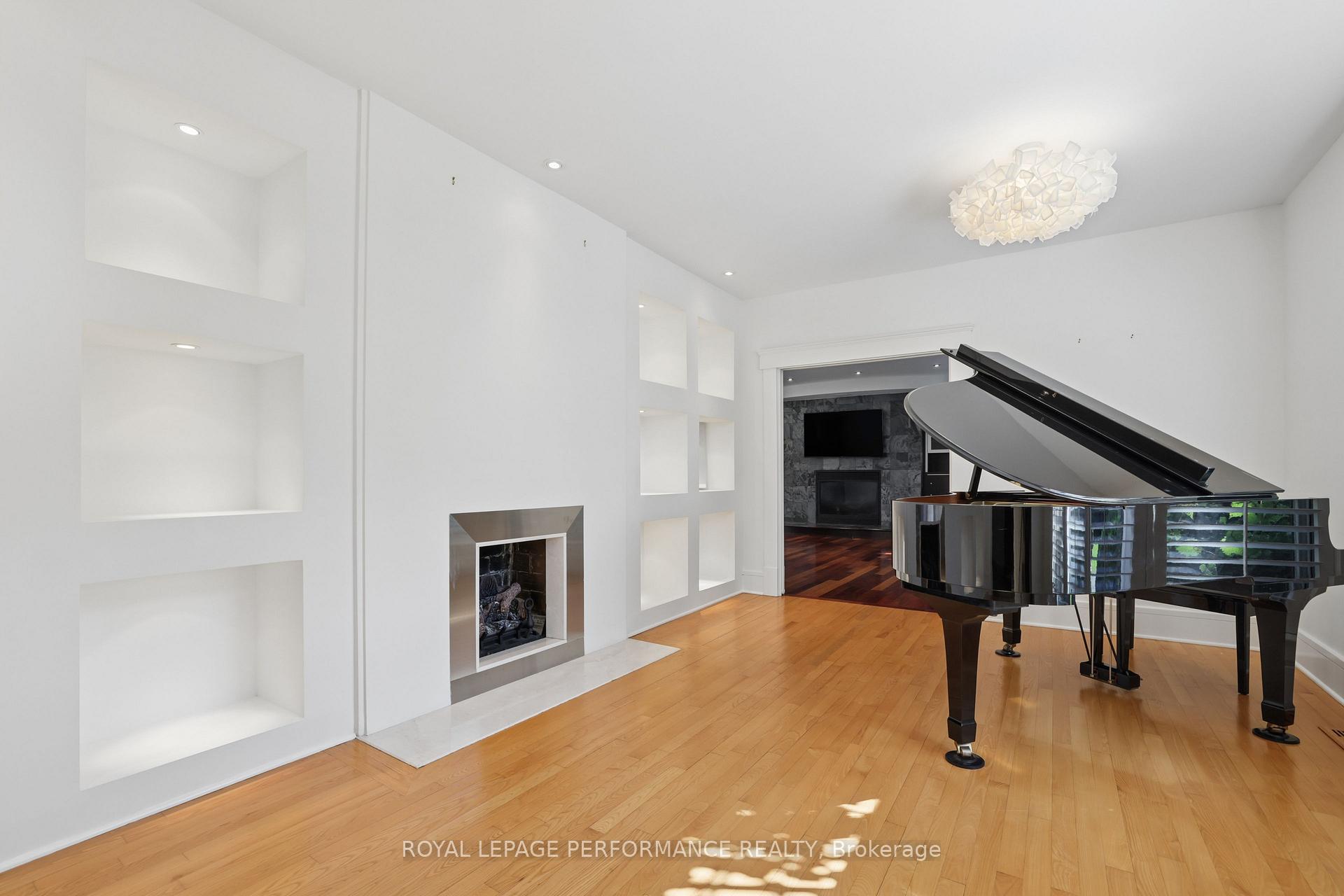 Photo 9 of 29 Mackinnon Road, Ottawa, Rockcliffe — HOMEH
