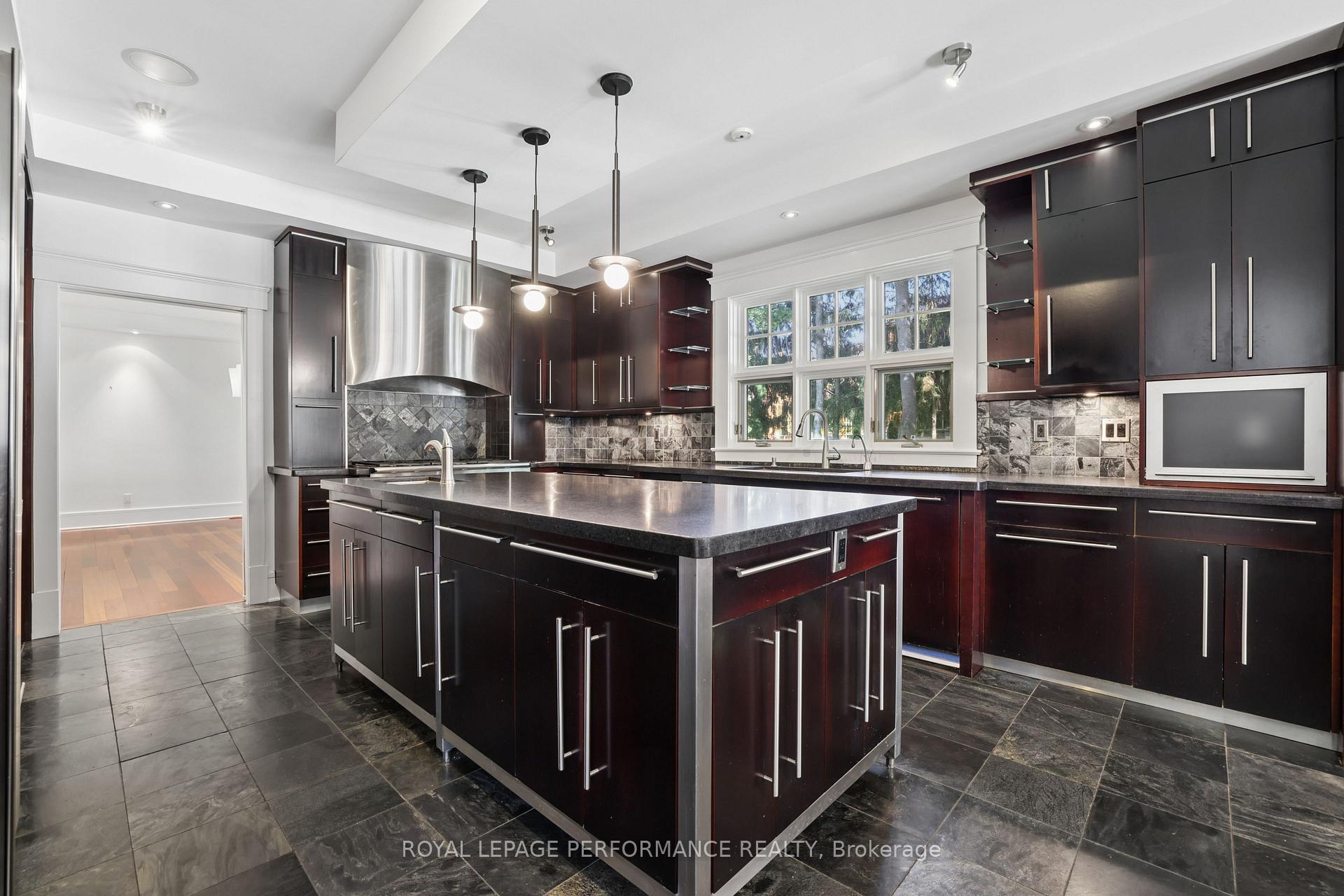 Photo 18 of 29 Mackinnon Road, Ottawa, Rockcliffe — HOMEH