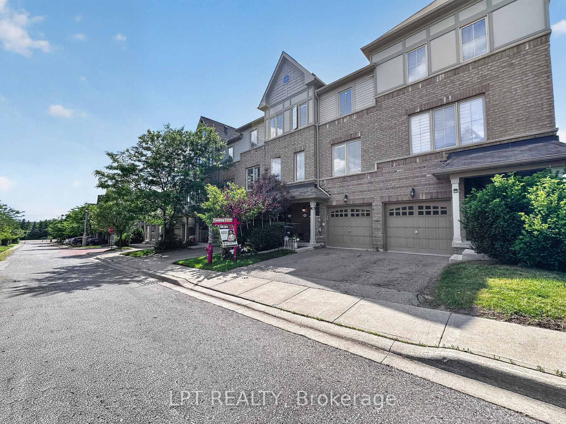 Photo 3 of 44 Cedar Lake Crescent, Brampton, Bram West — HOMEH
