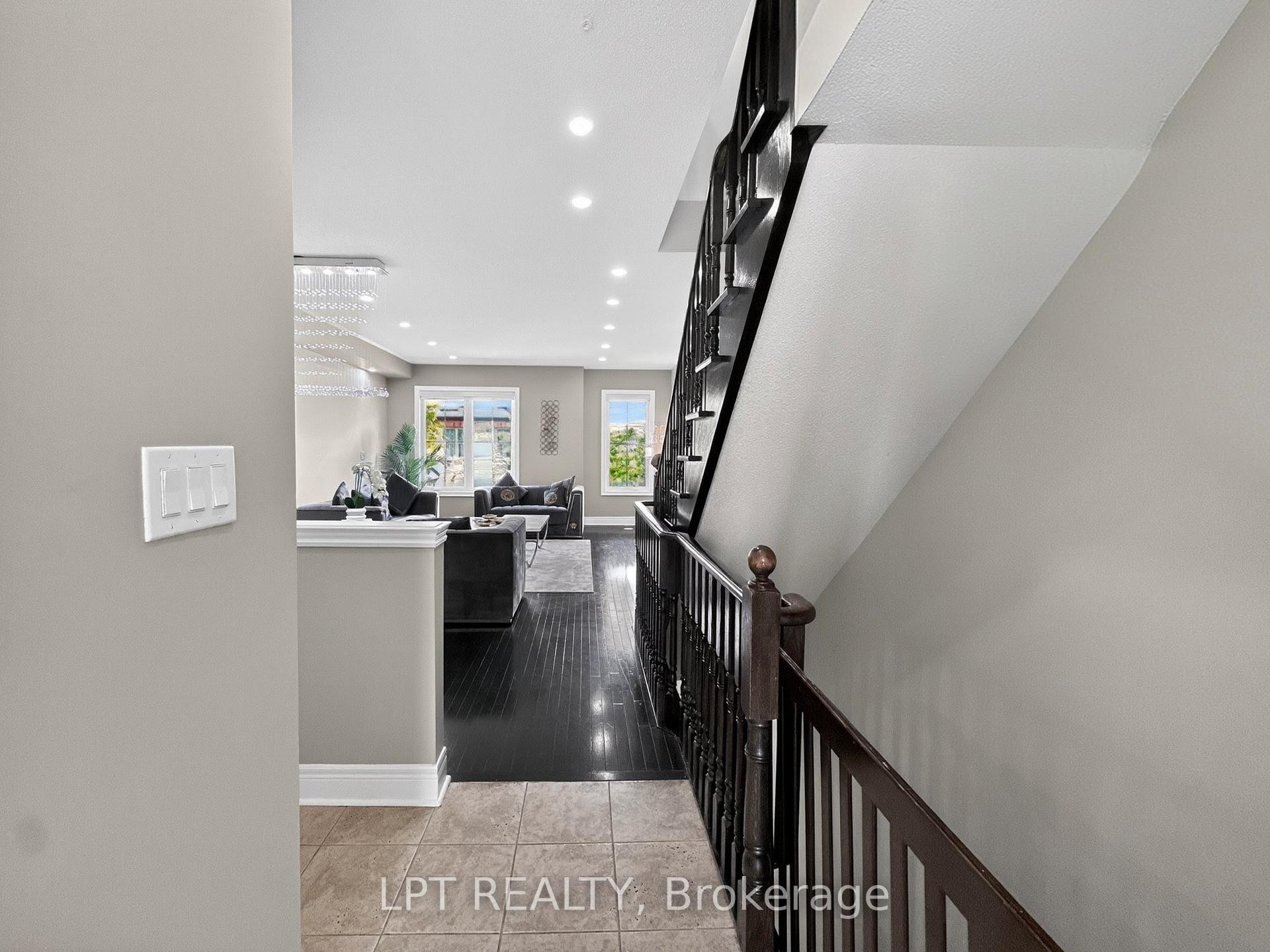 Photo 7 of 44 Cedar Lake Crescent, Brampton, Bram West — HOMEH
