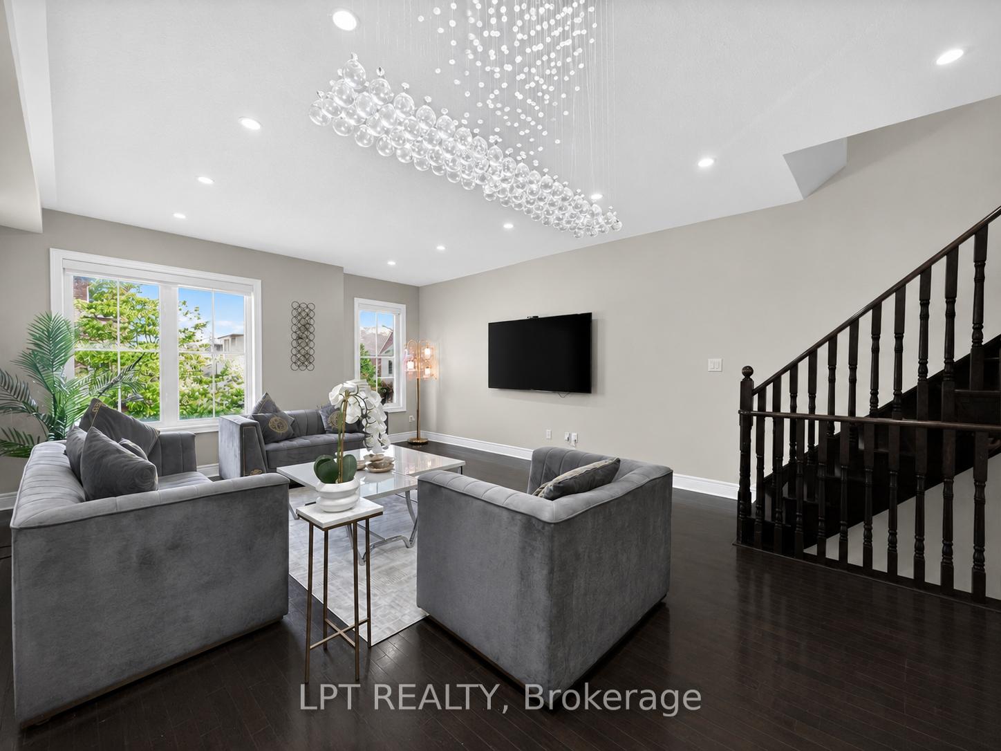 Photo 9 of 44 Cedar Lake Crescent, Brampton, Bram West — HOMEH