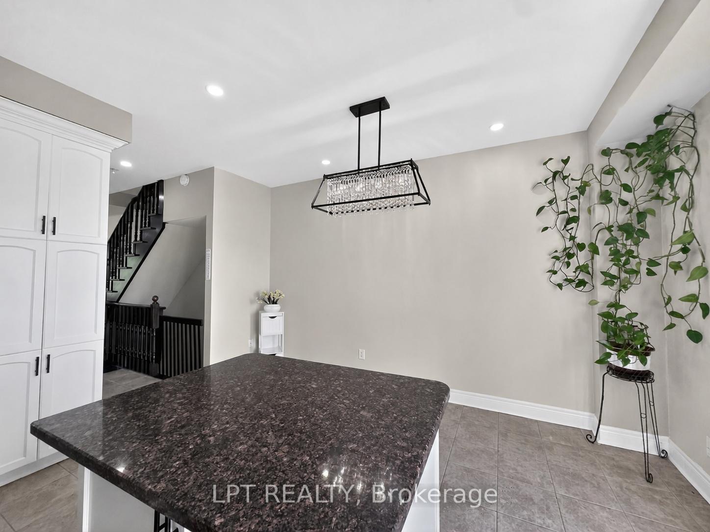 Photo 12 of 44 Cedar Lake Crescent, Brampton, Bram West — HOMEH