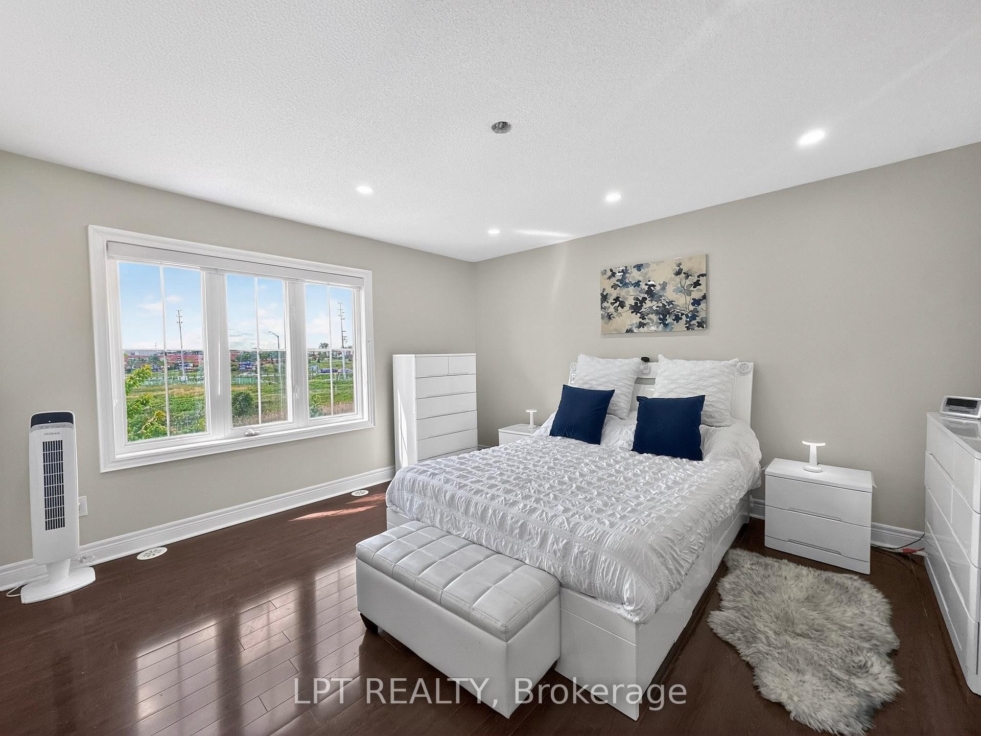 Photo 16 of 44 Cedar Lake Crescent, Brampton, Bram West — HOMEH