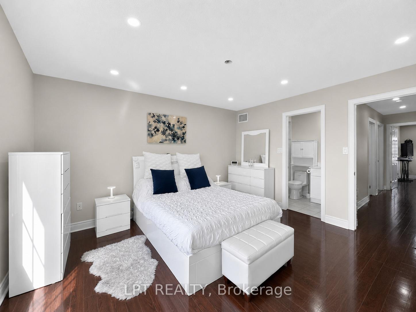 Photo 17 of 44 Cedar Lake Crescent, Brampton, Bram West — HOMEH