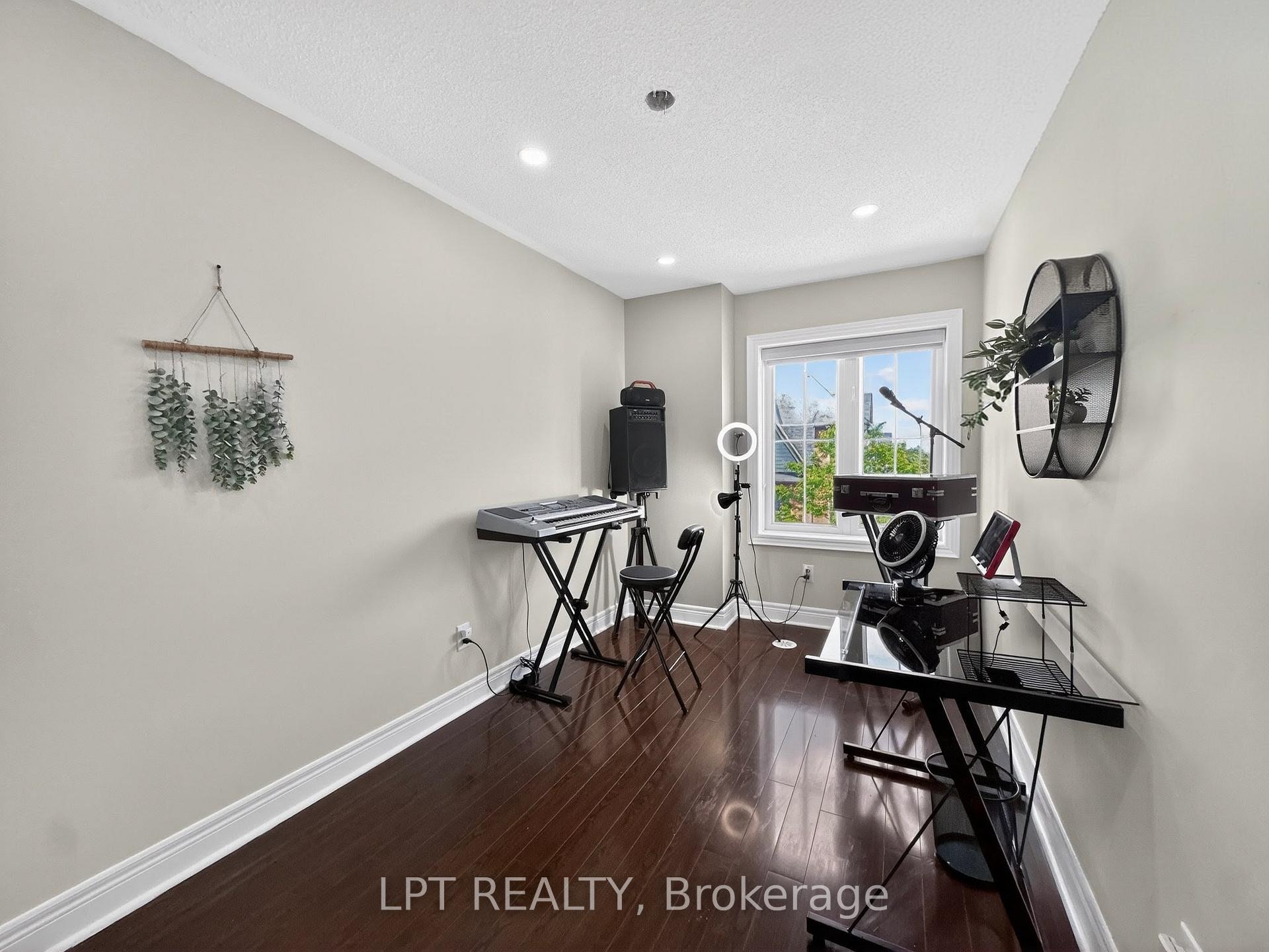 Photo 20 of 44 Cedar Lake Crescent, Brampton, Bram West — HOMEH