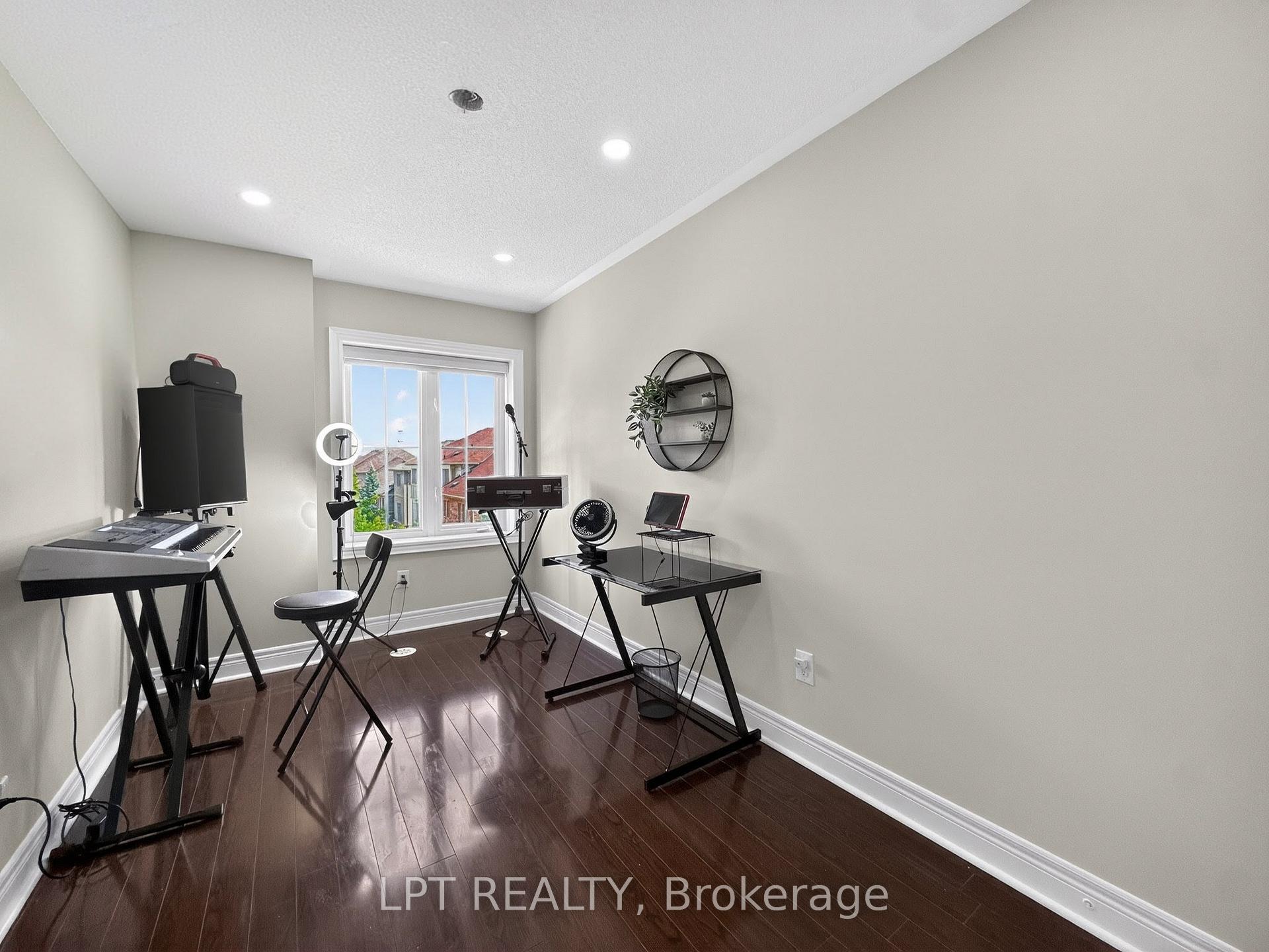 Photo 21 of 44 Cedar Lake Crescent, Brampton, Bram West — HOMEH