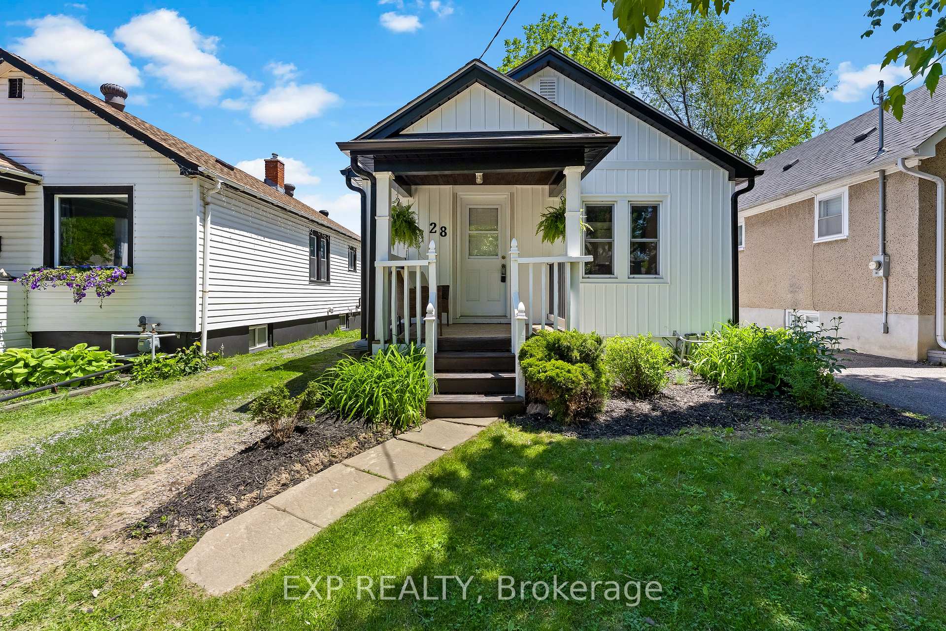 Photo 1 of 28 Grantham Avenue, St. Catharines, E. Chester — HOMEH