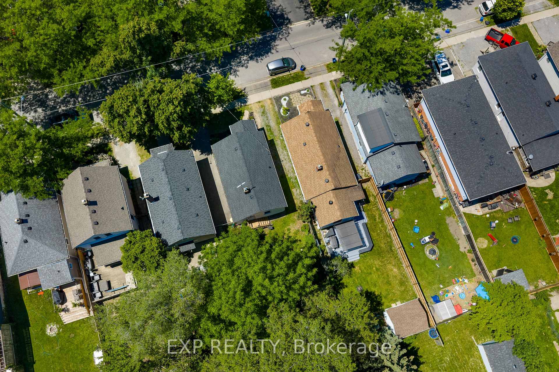 Photo 9 of 28 Grantham Avenue, St. Catharines, E. Chester — HOMEH