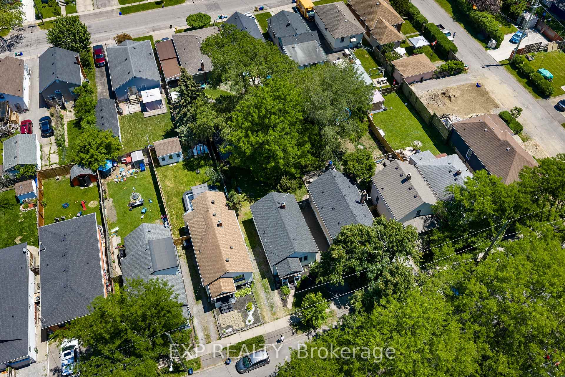 Photo 10 of 28 Grantham Avenue, St. Catharines, E. Chester — HOMEH