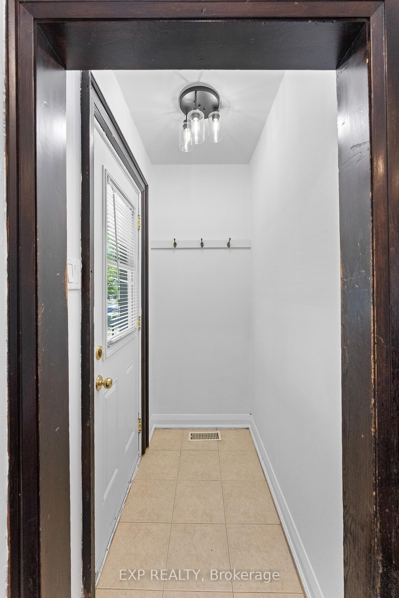 Photo 12 of 28 Grantham Avenue, St. Catharines, E. Chester — HOMEH