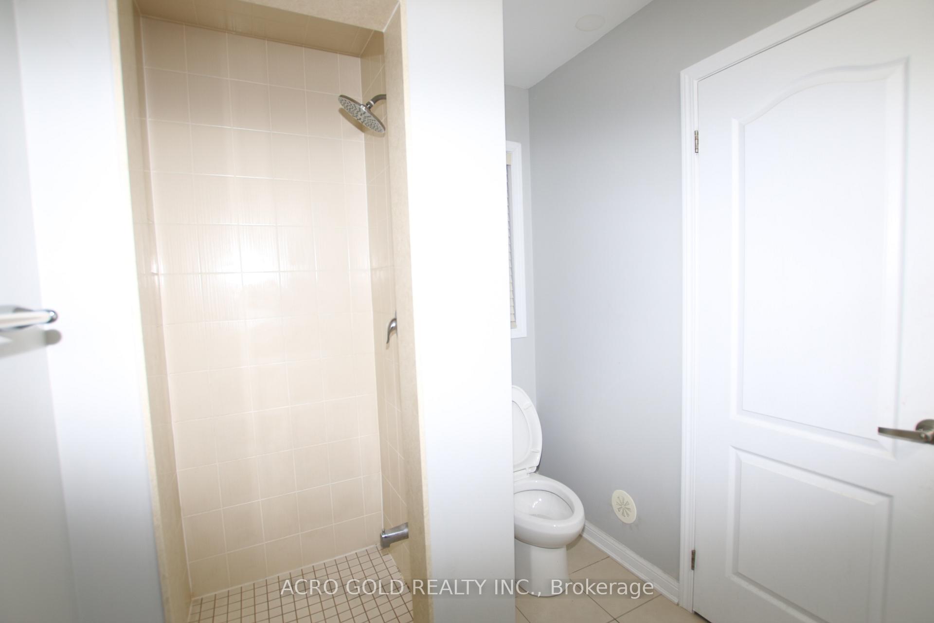 Photo 9 of 32 Mercedes Road, Brampton, Northwest Brampton — HOMEH
