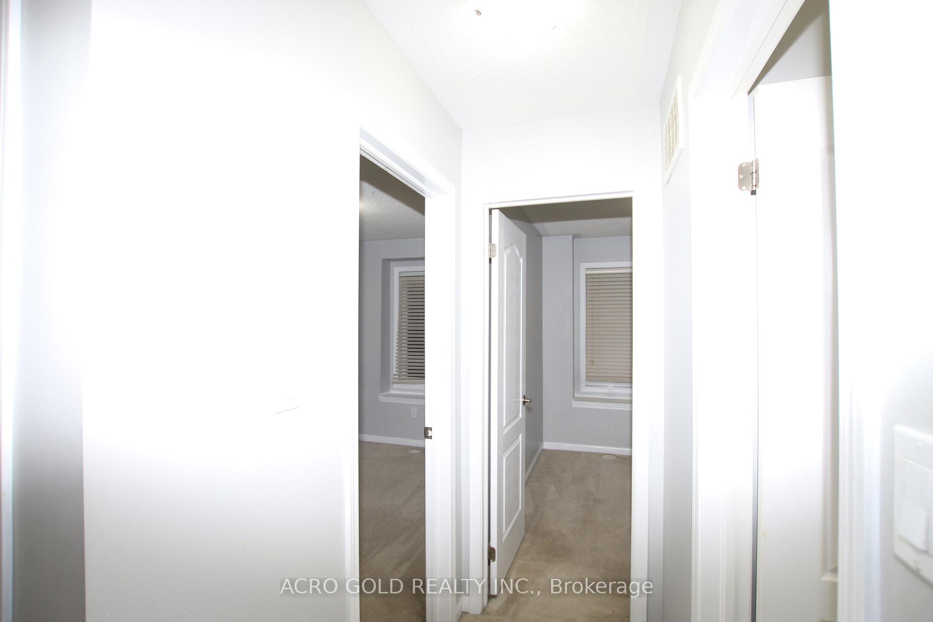 Photo 11 of 32 Mercedes Road, Brampton, Northwest Brampton — HOMEH