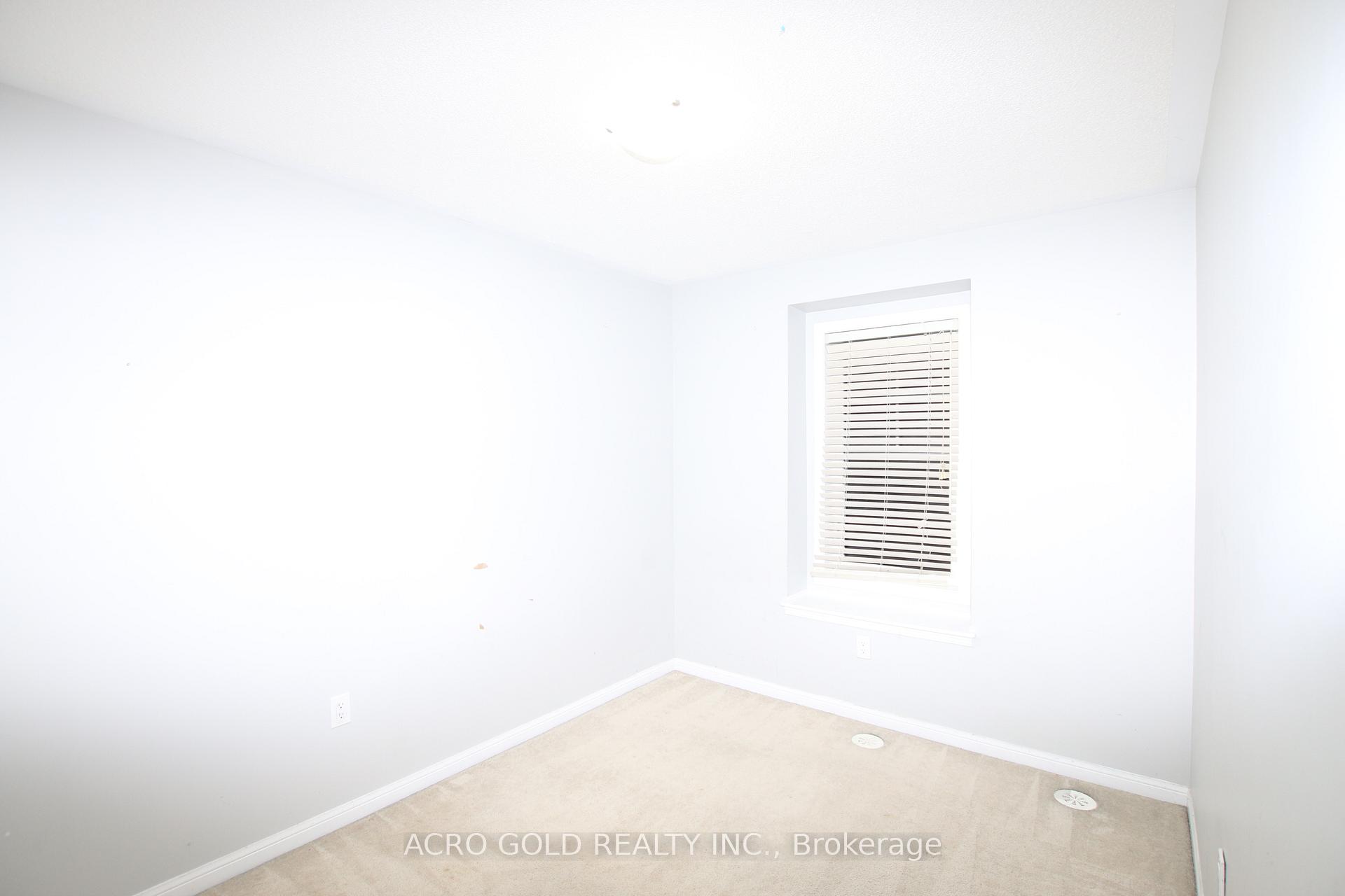 Photo 12 of 32 Mercedes Road, Brampton, Northwest Brampton — HOMEH