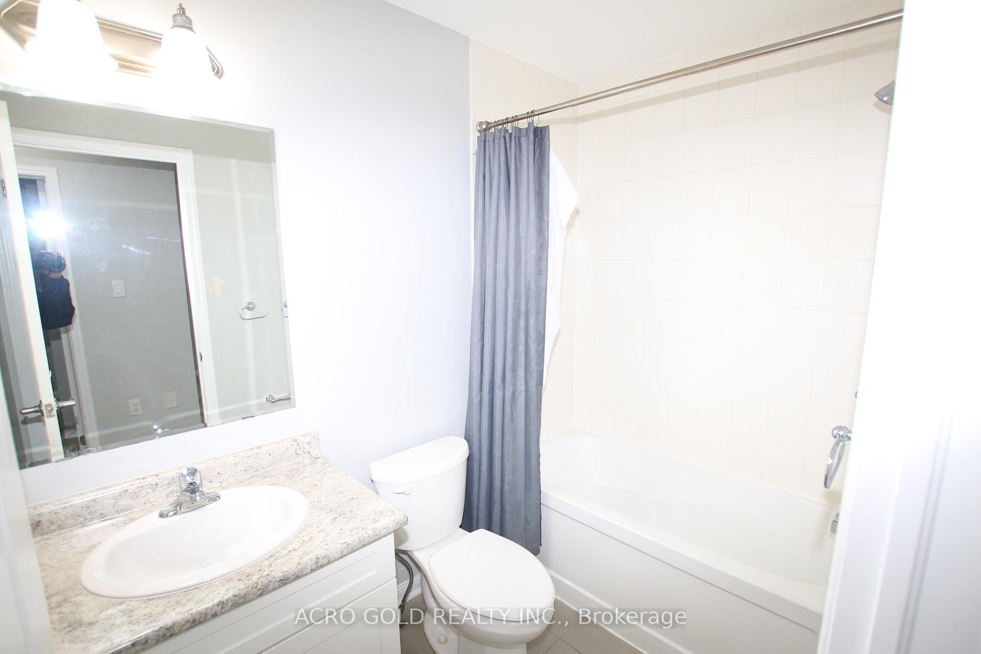 Photo 15 of 32 Mercedes Road, Brampton, Northwest Brampton — HOMEH