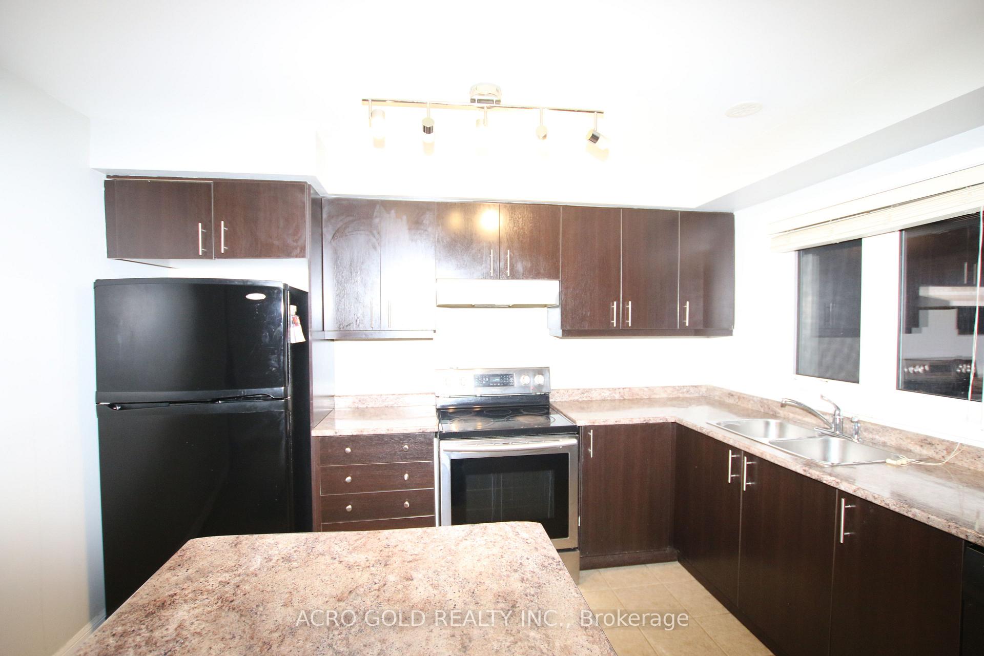 Photo 16 of 32 Mercedes Road, Brampton, Northwest Brampton — HOMEH