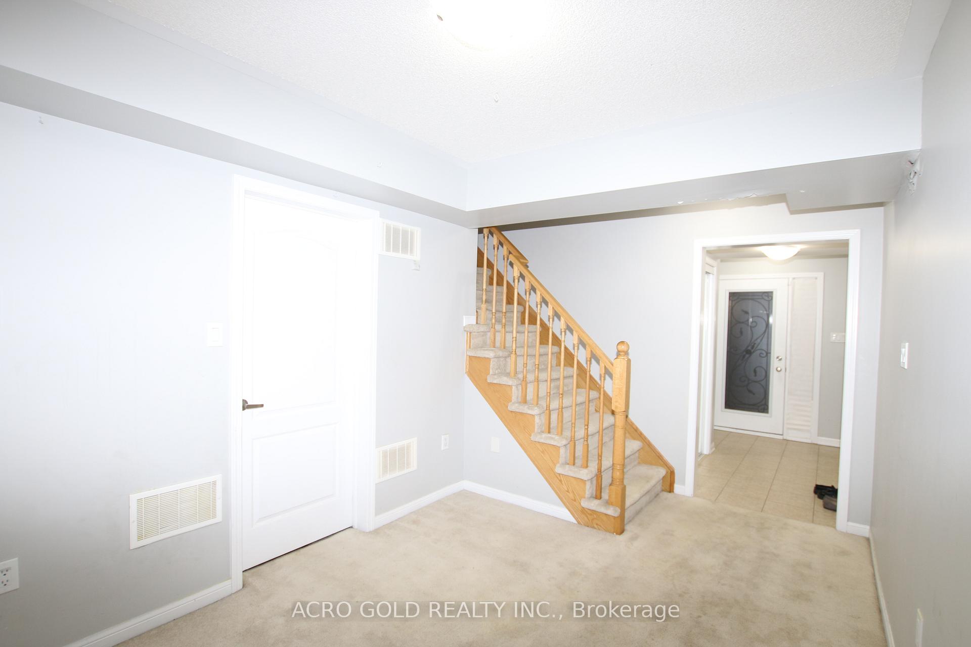 Photo 22 of 32 Mercedes Road, Brampton, Northwest Brampton — HOMEH