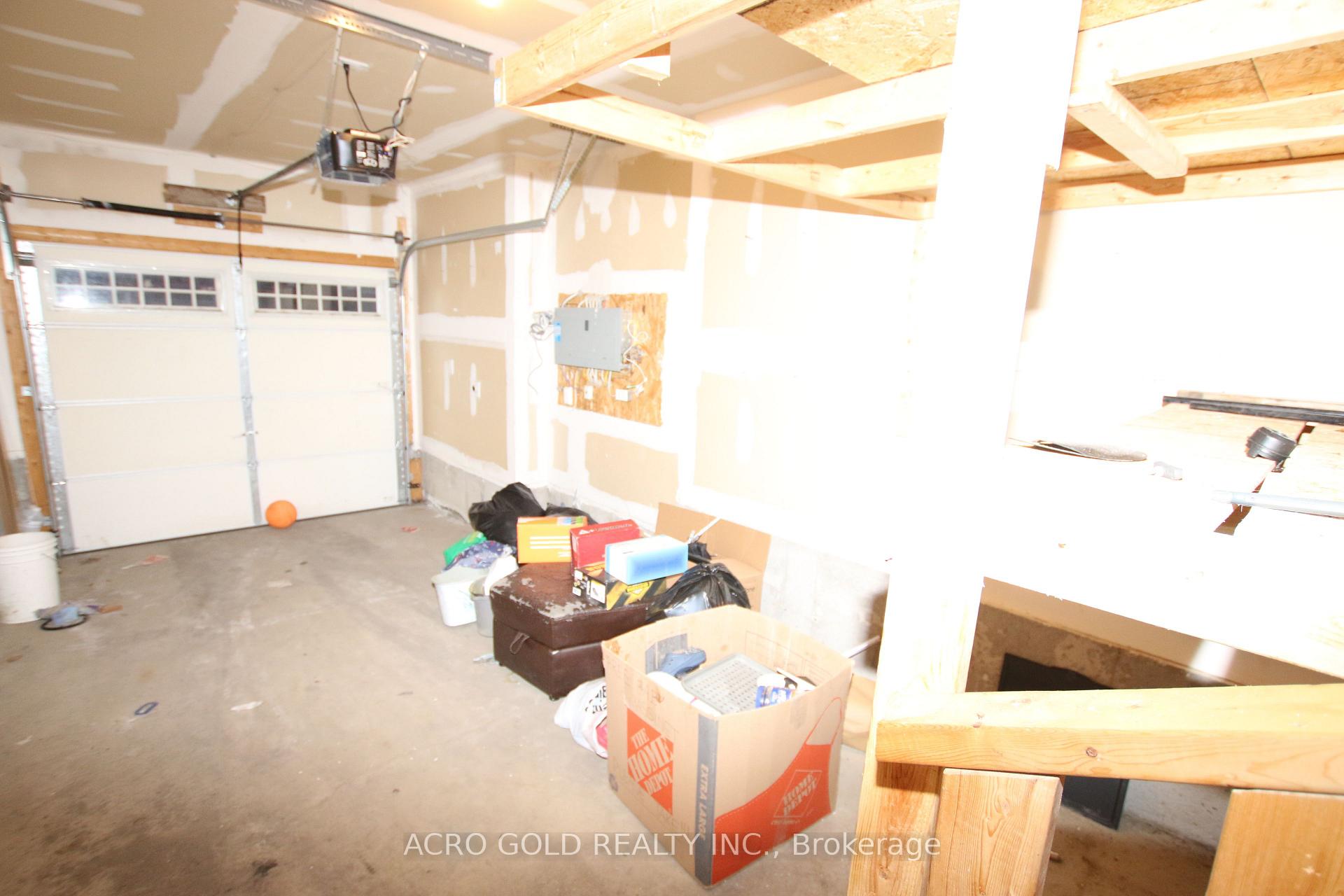 Photo 23 of 32 Mercedes Road, Brampton, Northwest Brampton — HOMEH